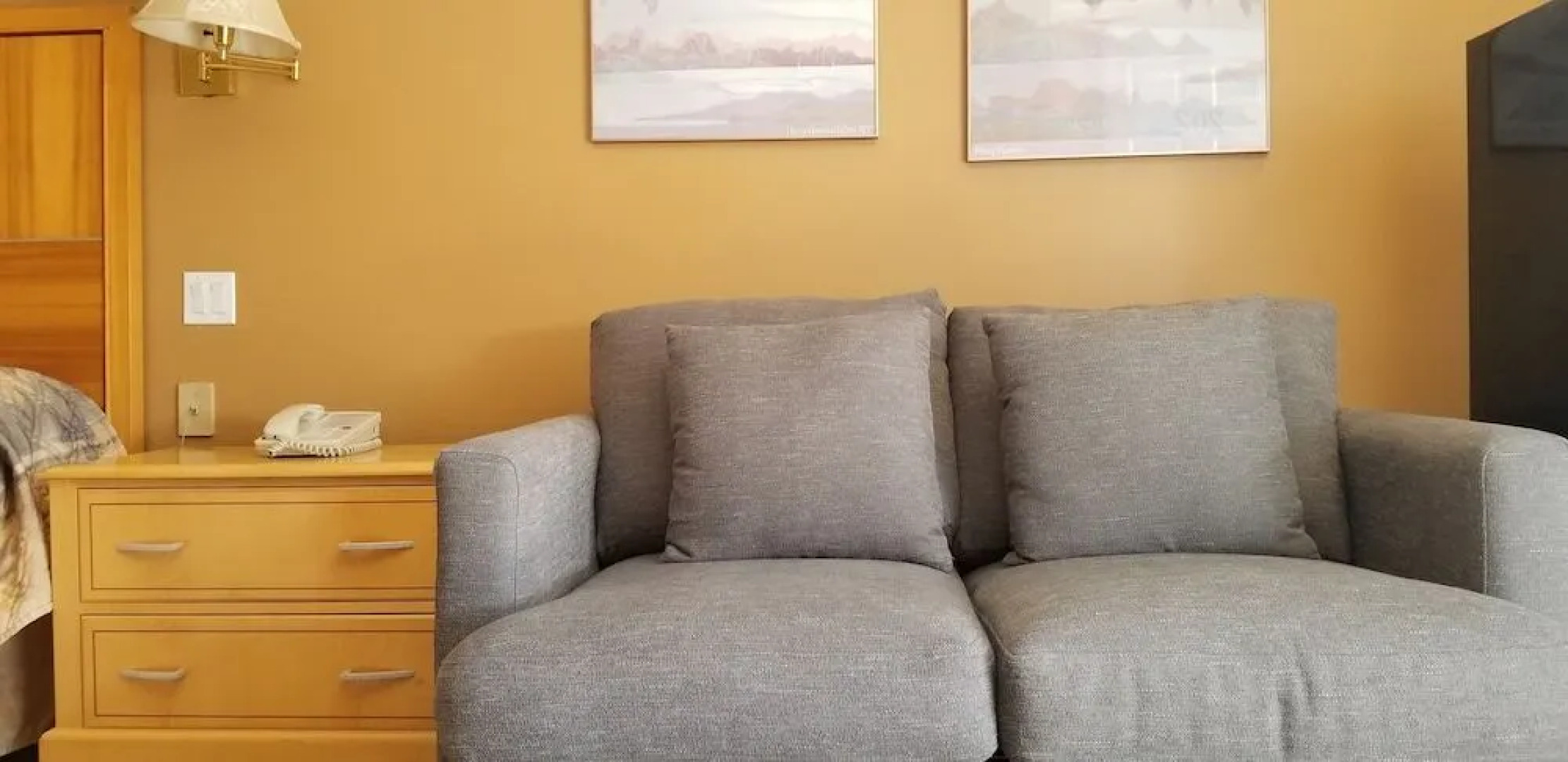 Twin Pine Inn & Suites