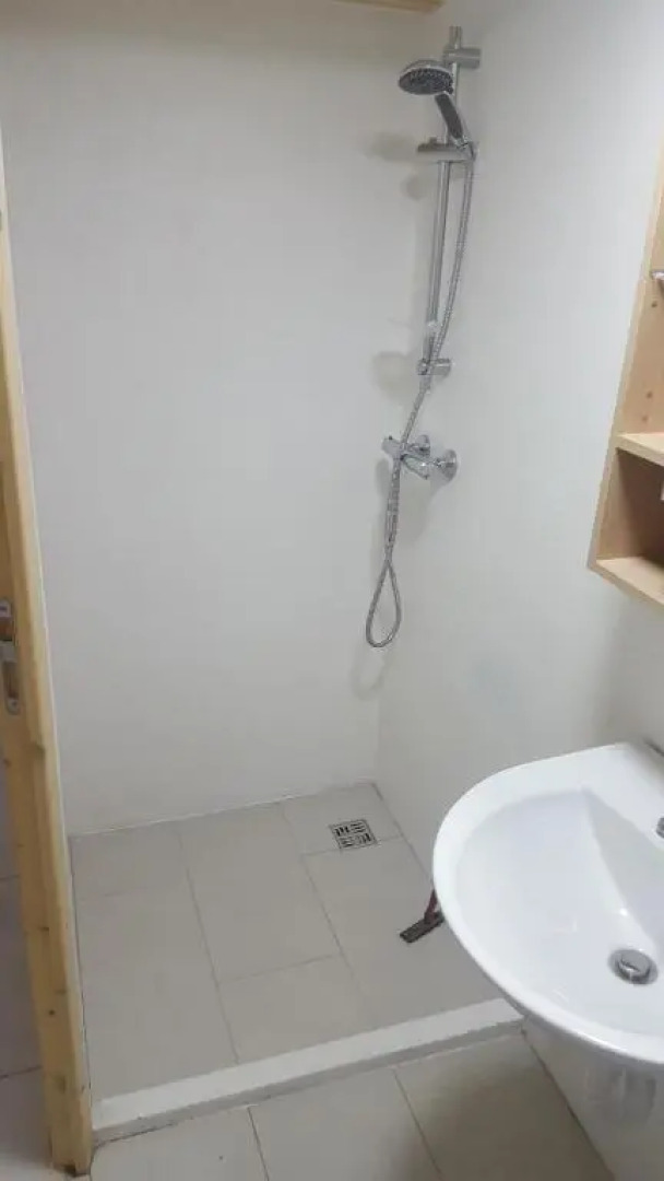 Studios (Adults Only)