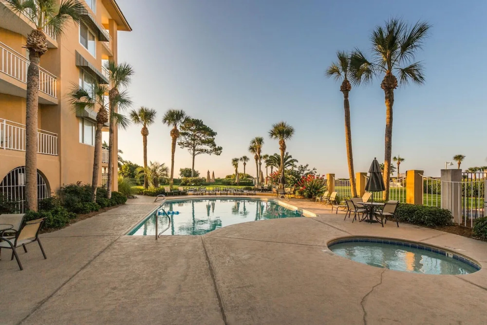 Hodnett Cooper's North Breakers