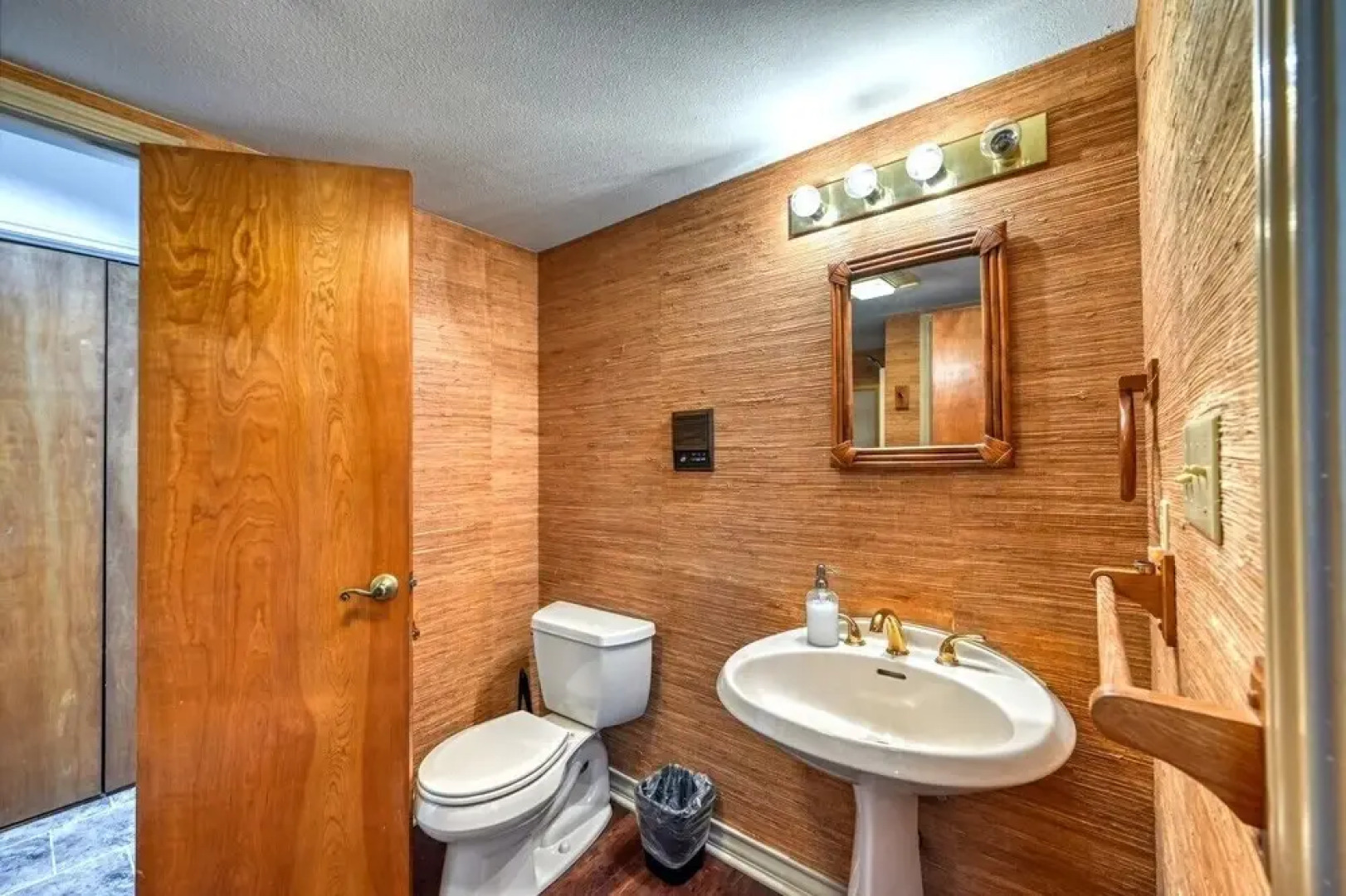 Luxury Riverfront Oasis W/boat Dock-grill-firepit!