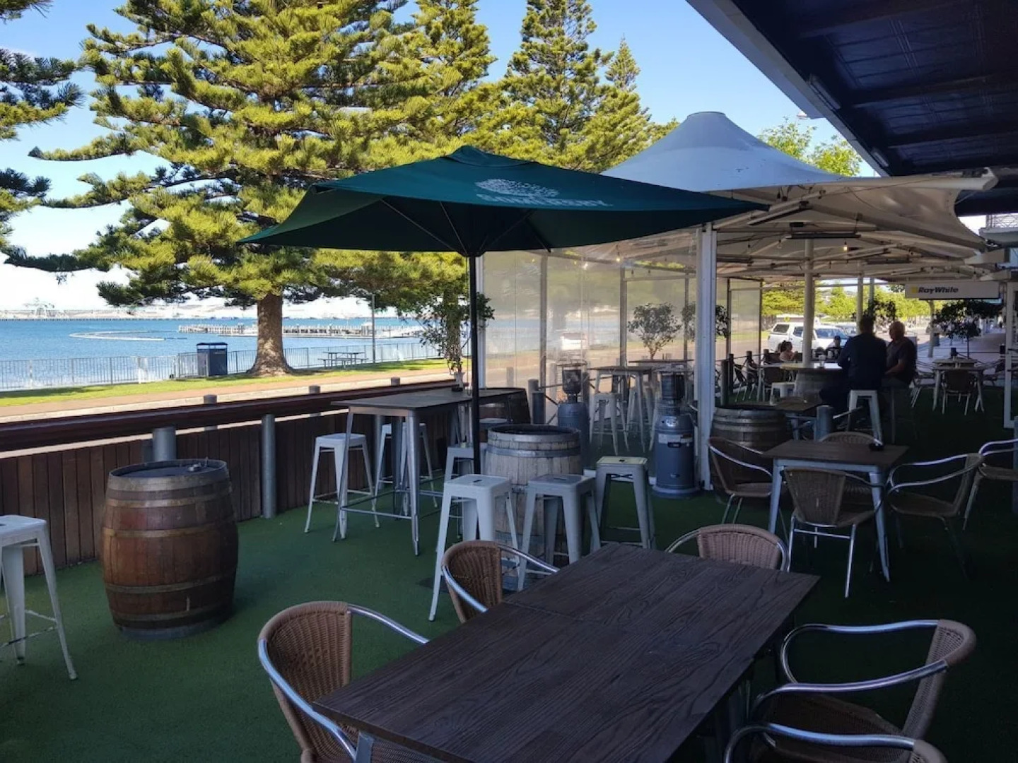 Port Lincoln Pier Hotel