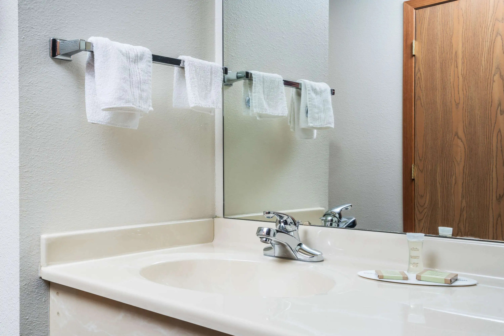 Super 8 by Wyndham Neillsville WI