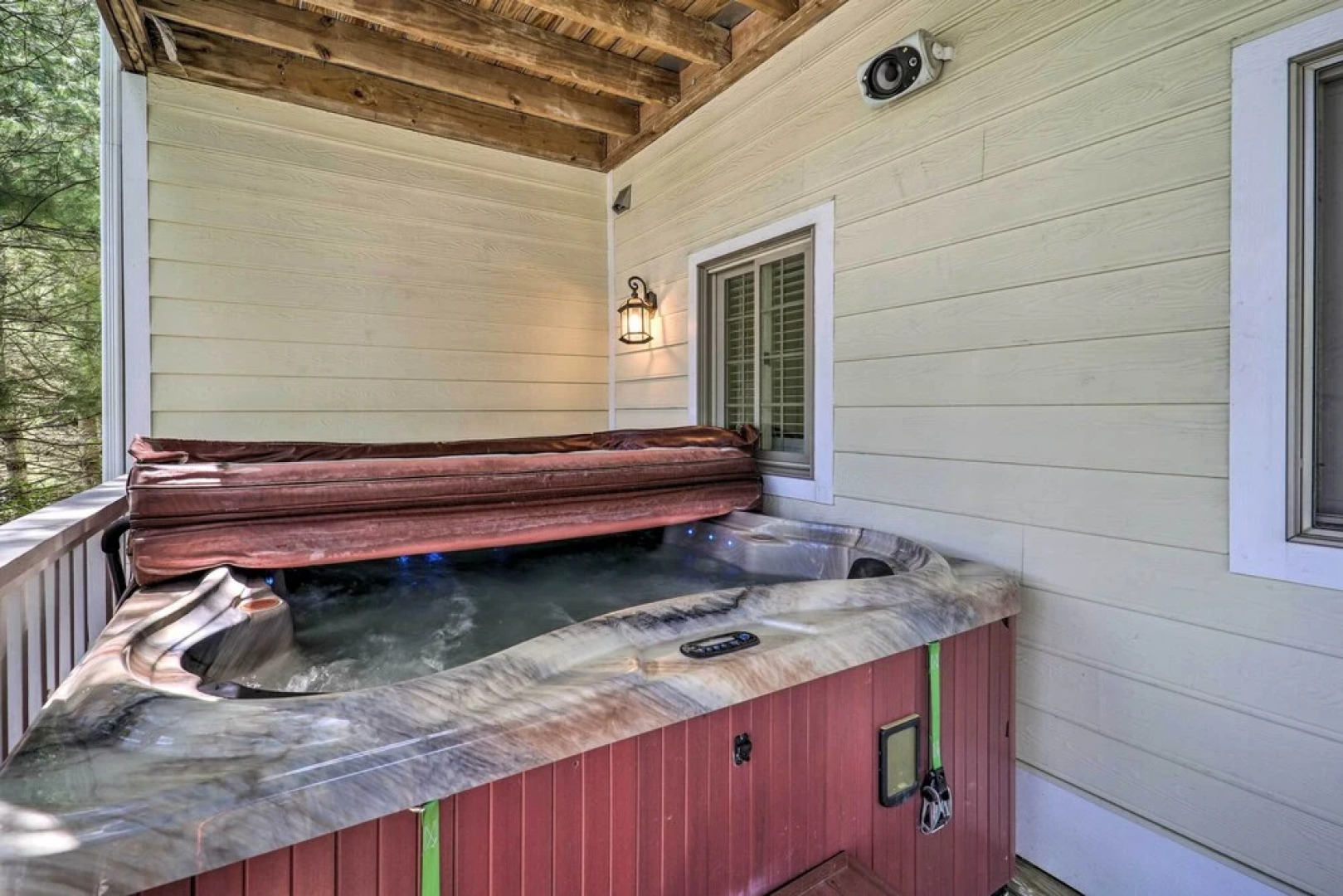 Chic Dtwn Townhouse w/ Hot Tub & Mtn Views!