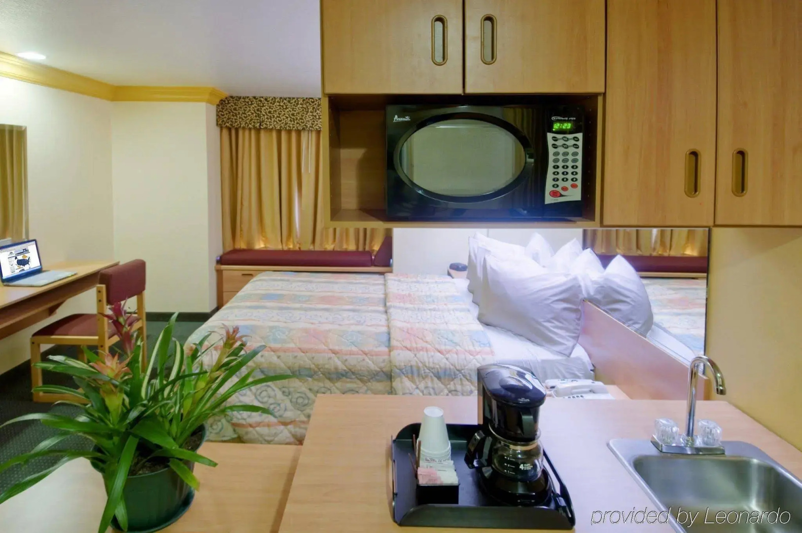 Value Inn Worldwide-LAX