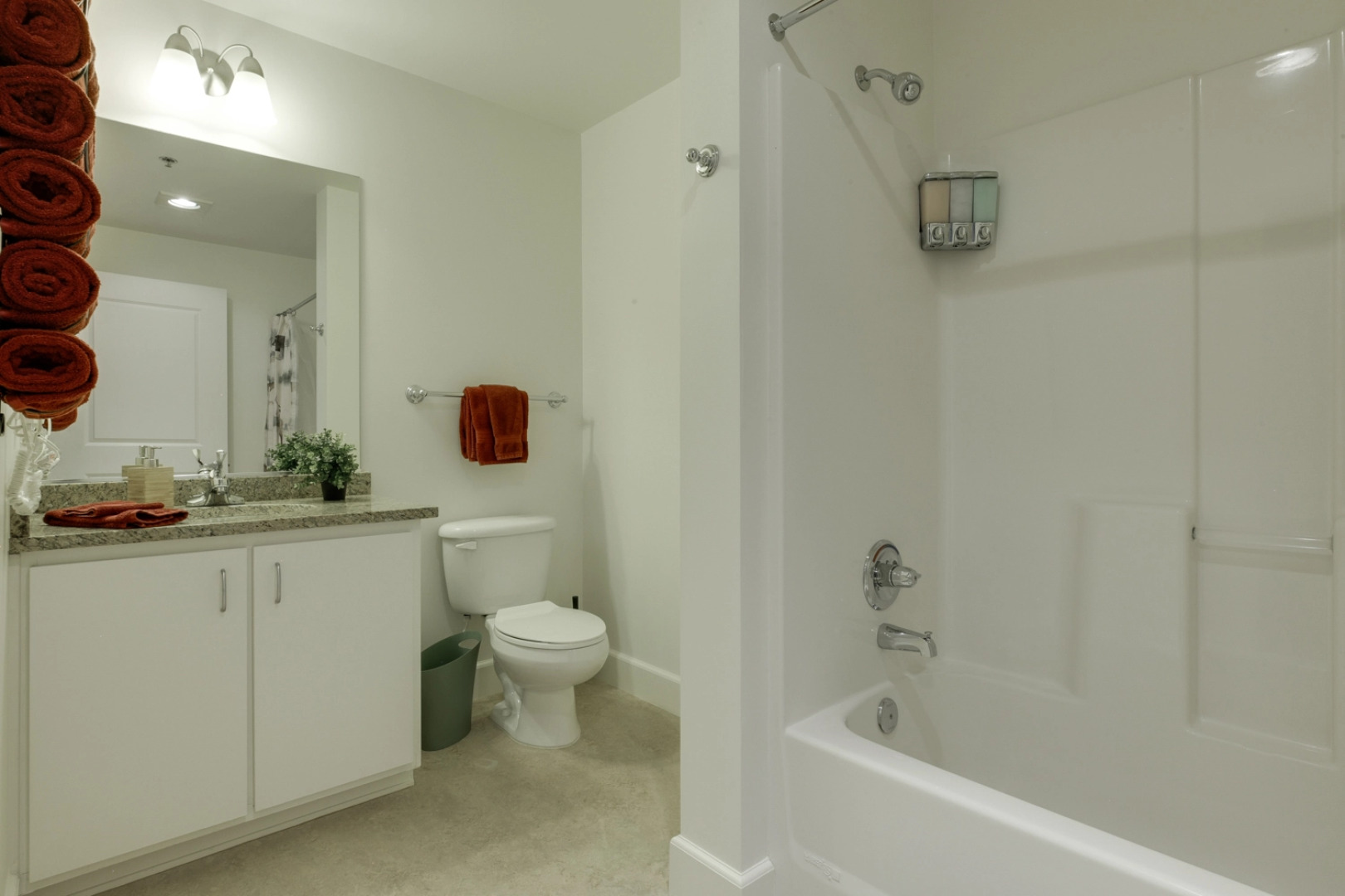 Great spacious Apartment - Downtown Location