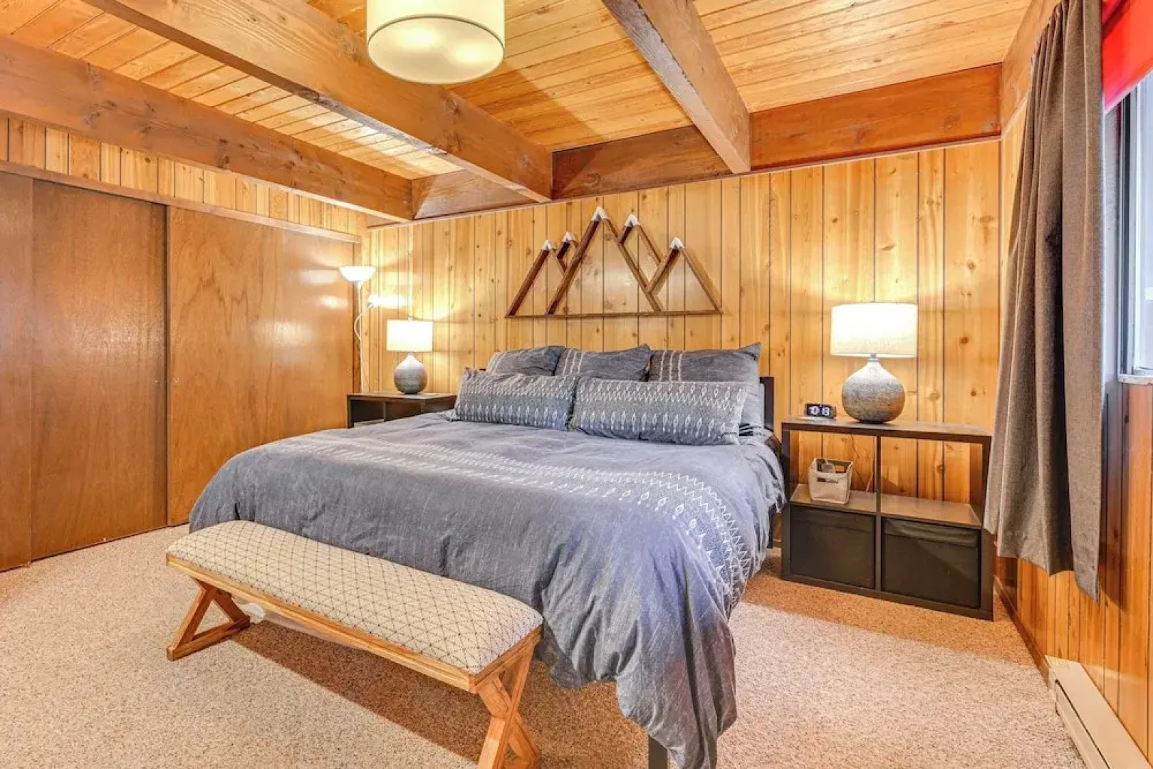 Game Room & Fire Pit: Family Cabin in Packwood!