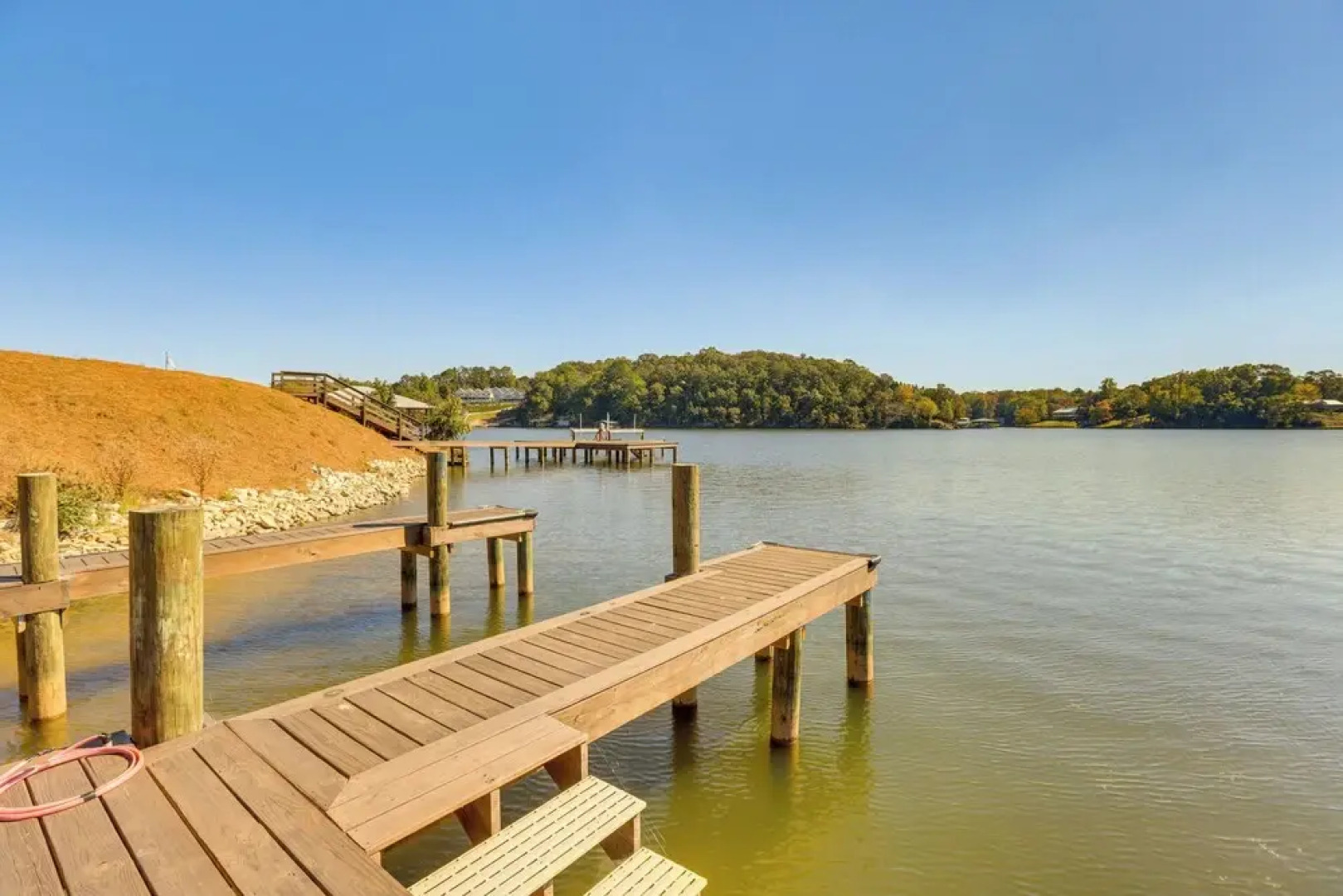 Waterfront Home in Alex City, Near Auburn
