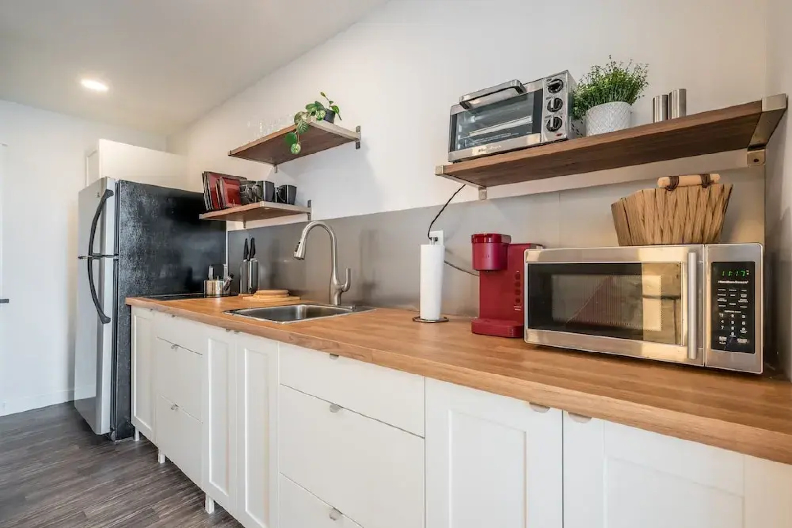Modern Contemporary 2 Bedroom Suite