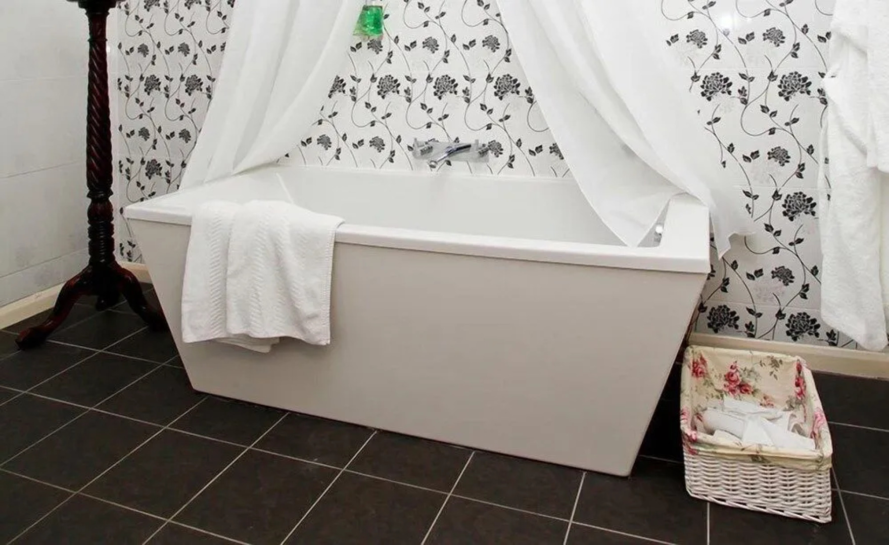 Fox & Hounds Country Hotel