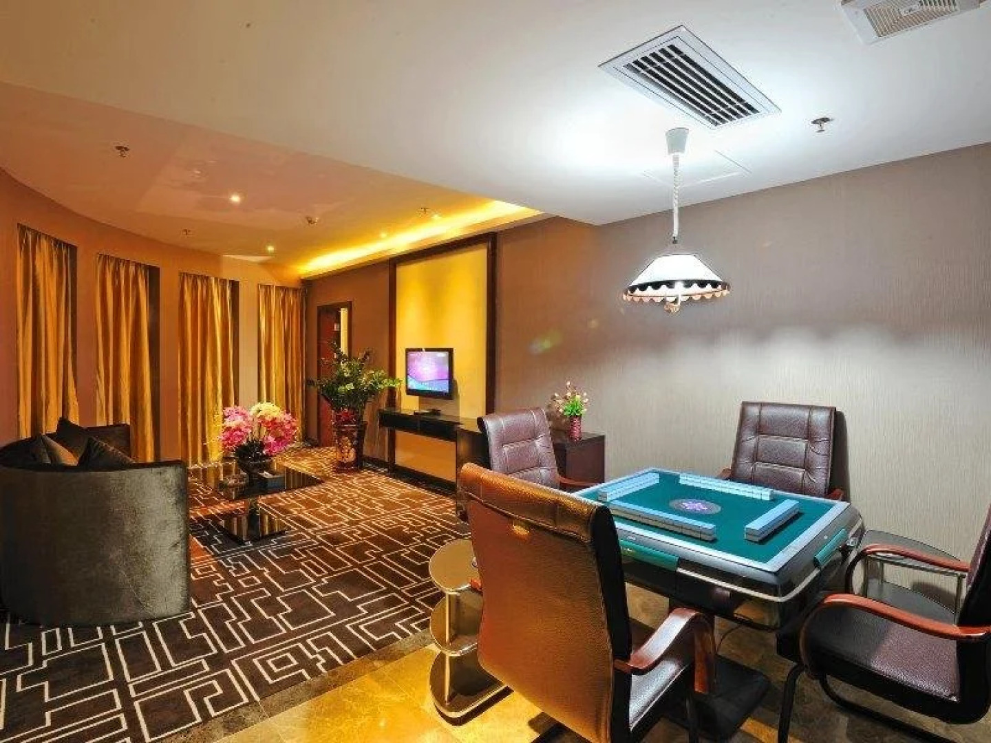 Jiahu International Hotel