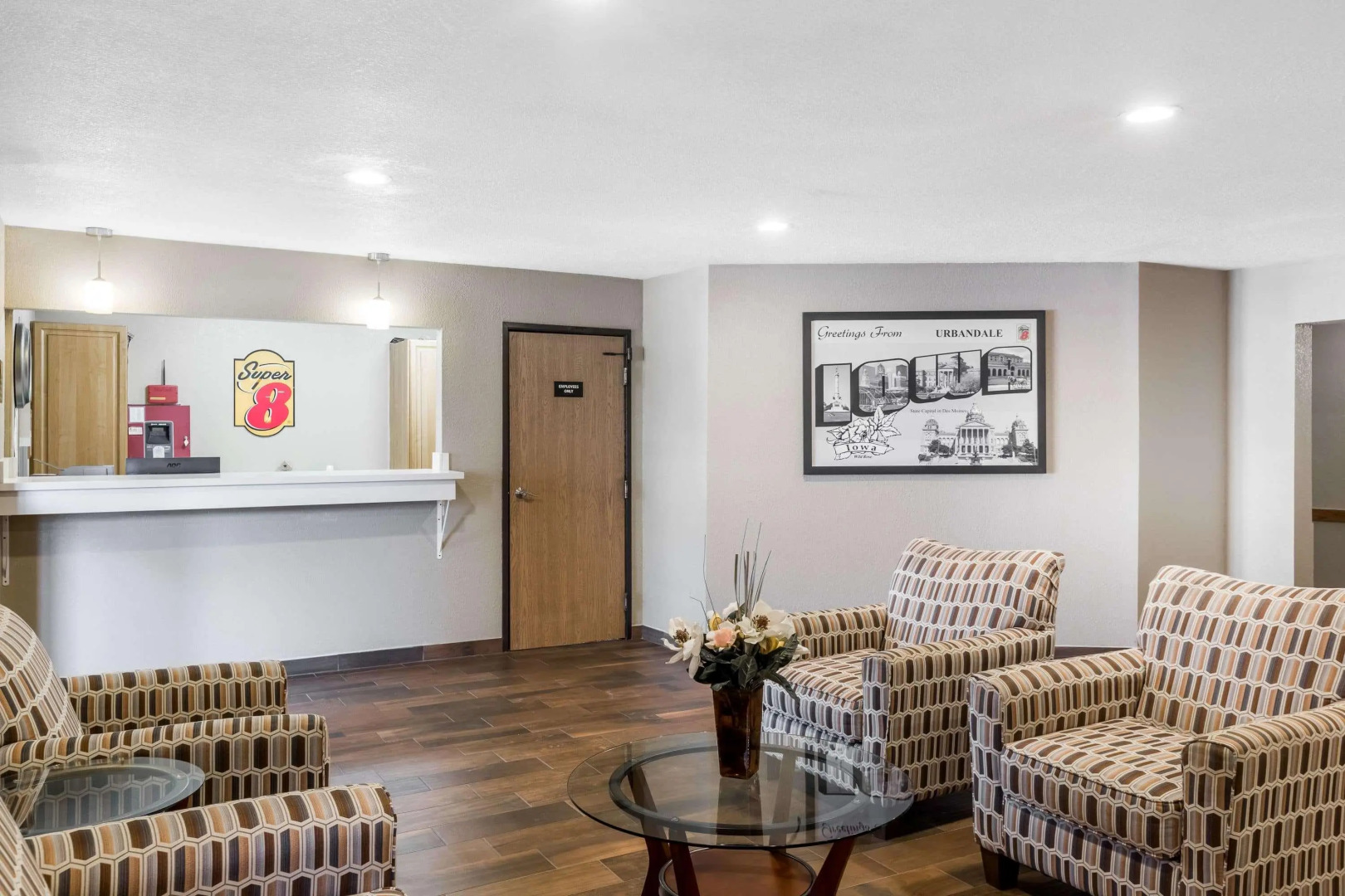 Super 8 Urbandale Des Moines Area