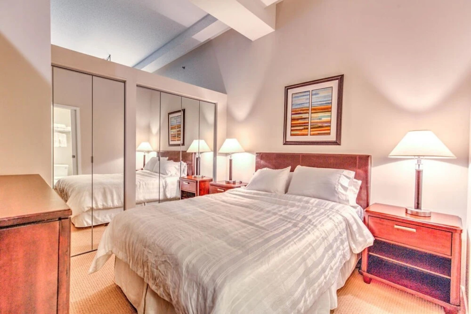 Global Luxury Suites in Downtown Cincinnati