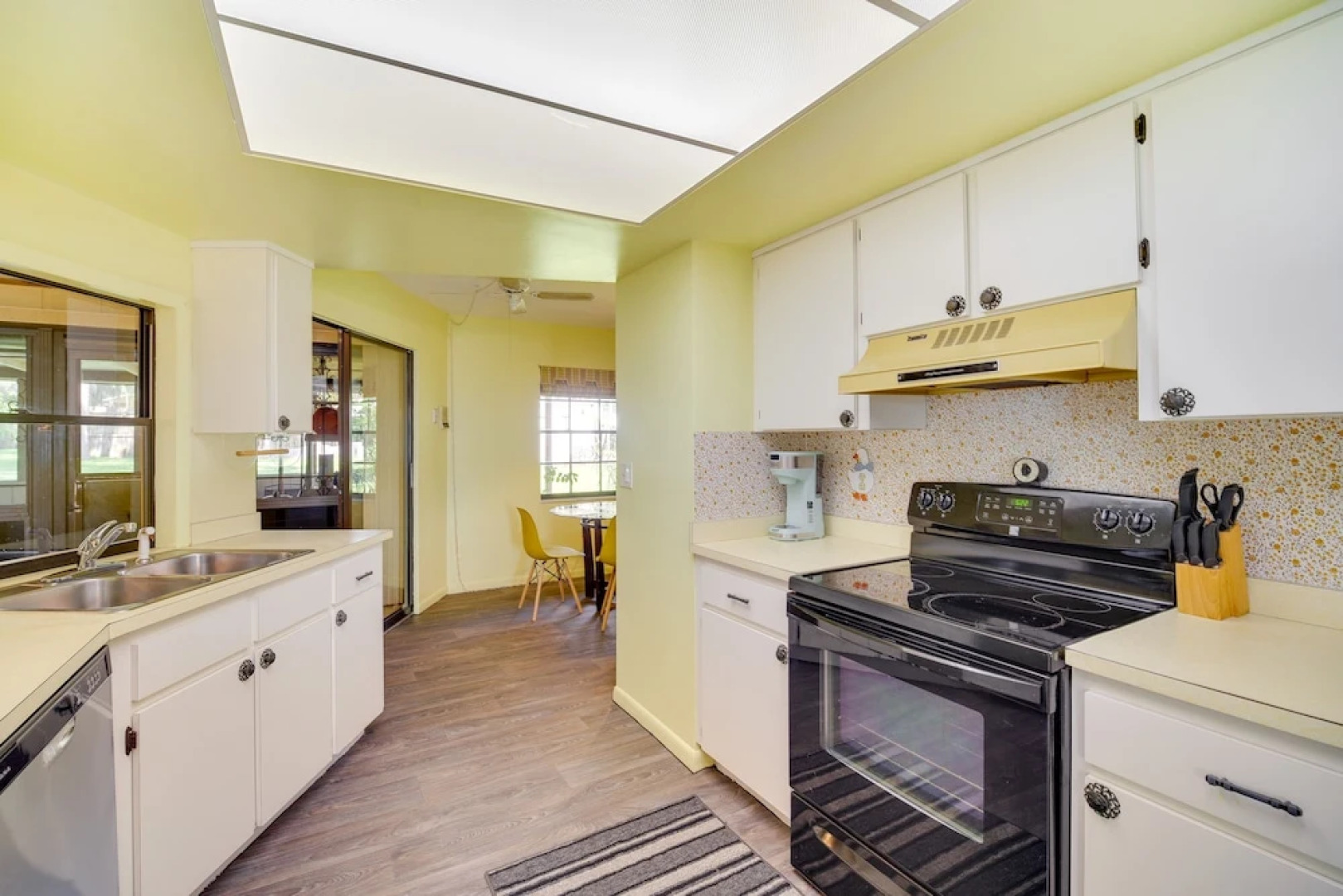 Family-friendly Home on Lake Tulane: Great Views!