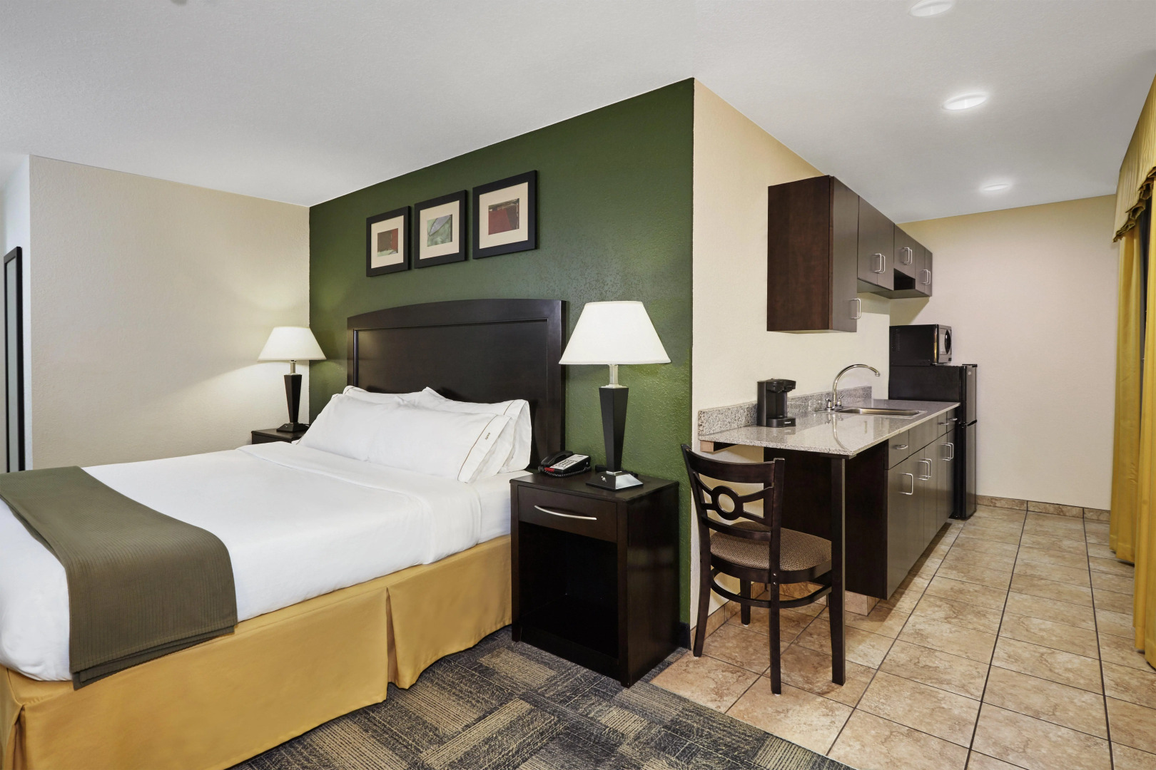 Holiday Inn Express & Suites Pekin (Peoria Area) by IHG