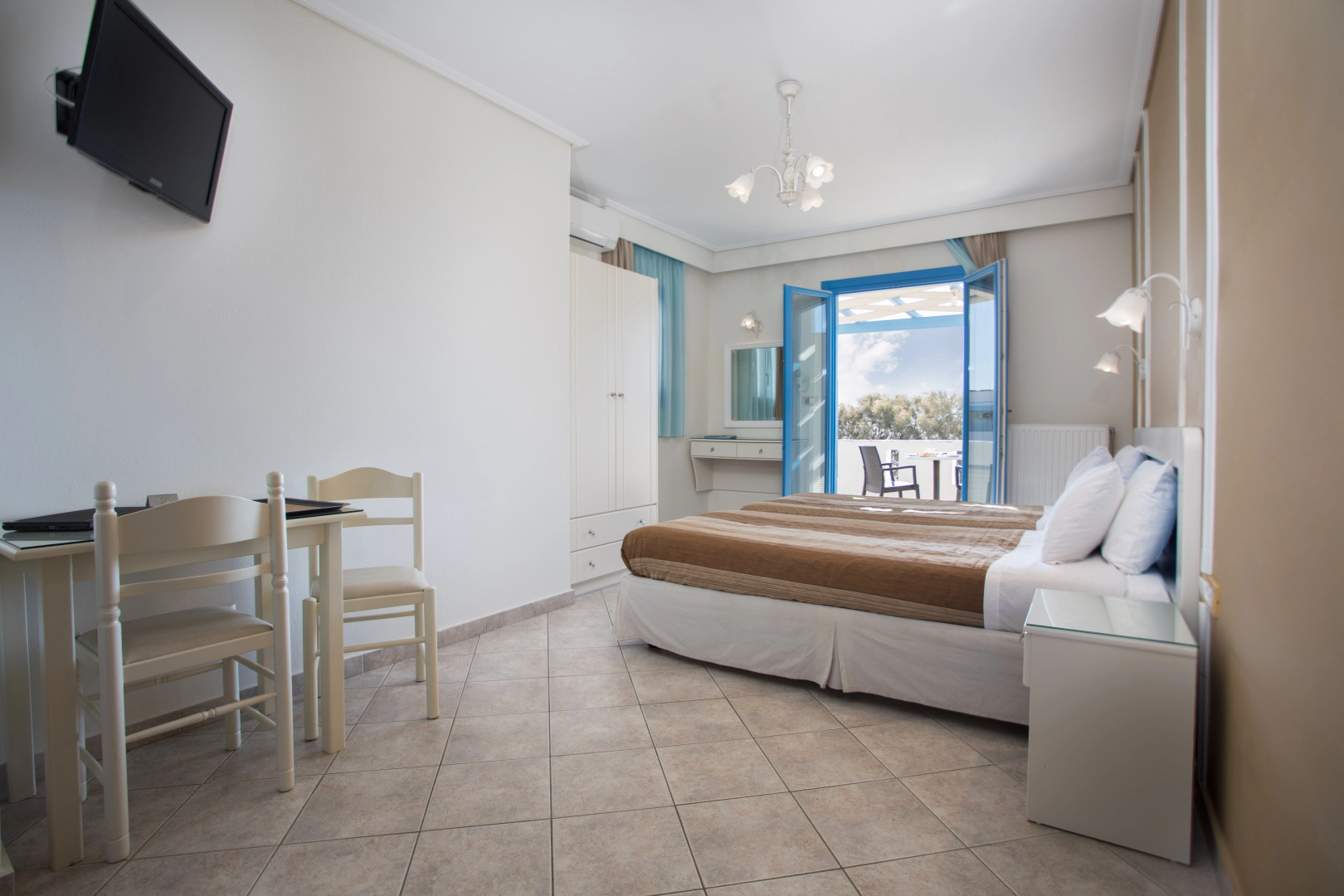 Liana Beach Hotel & Spa