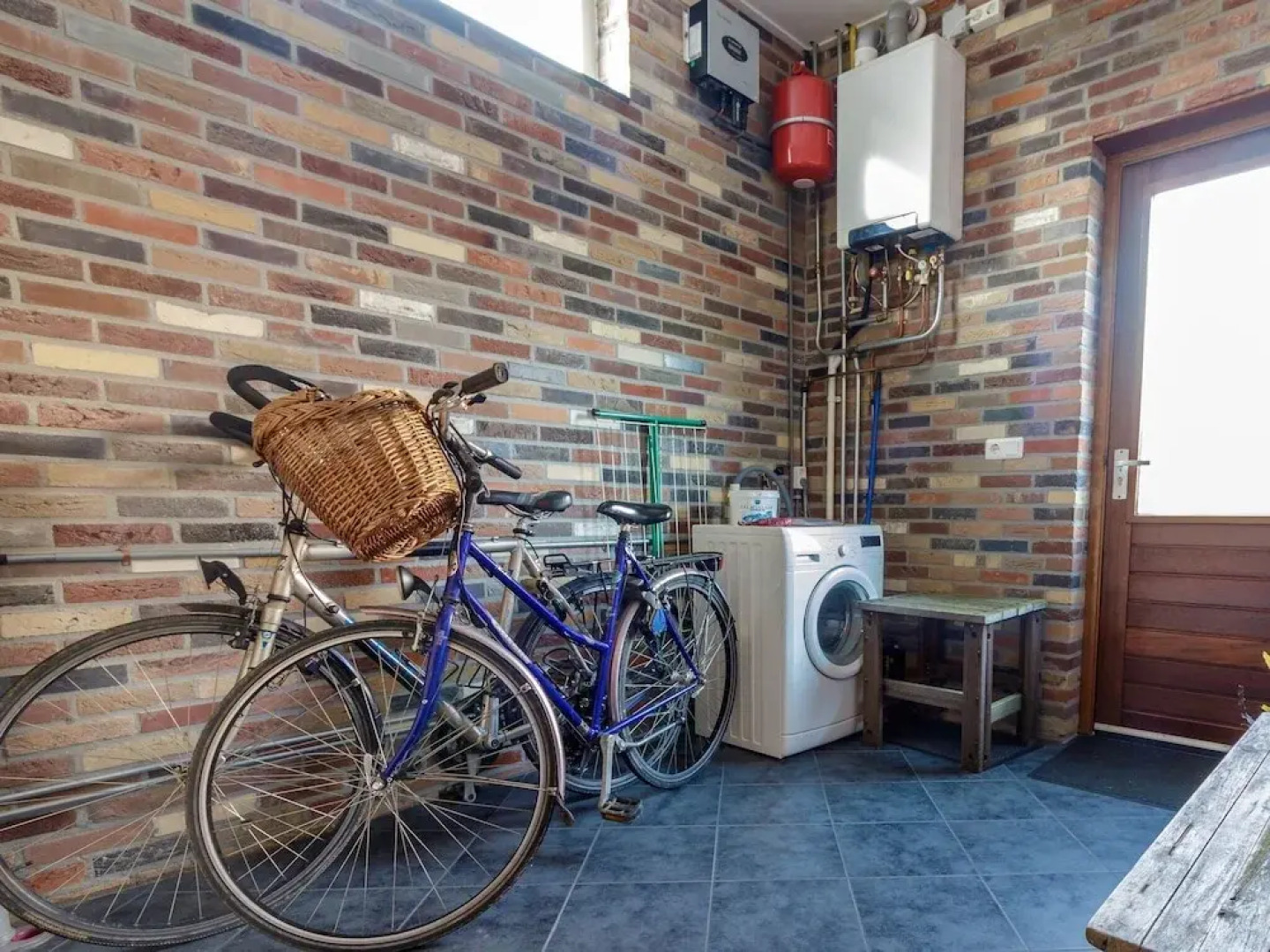 Modern Holiday Home in Easterlittens with Fishing Near