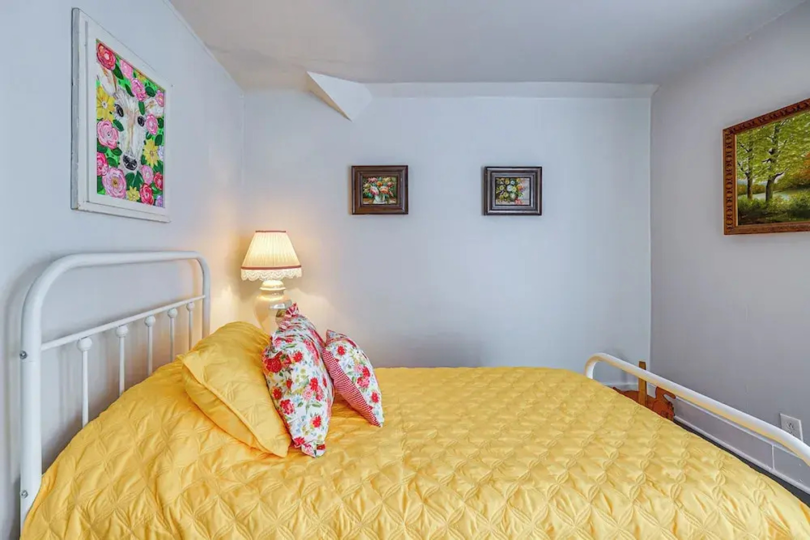 Spacious Vintage Gem w/ Sunroom in Manistee!