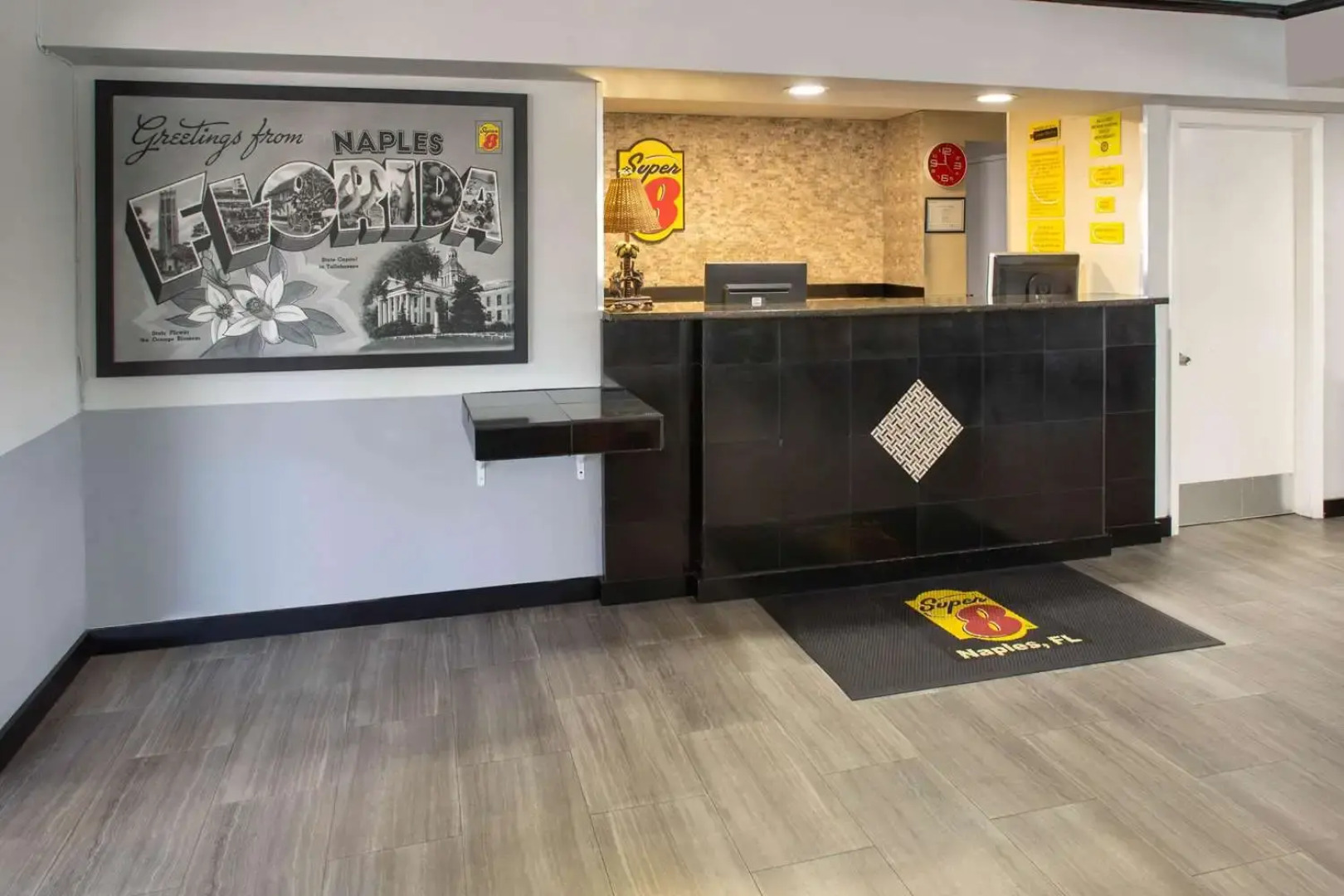 Super 8 By Wyndham Naples