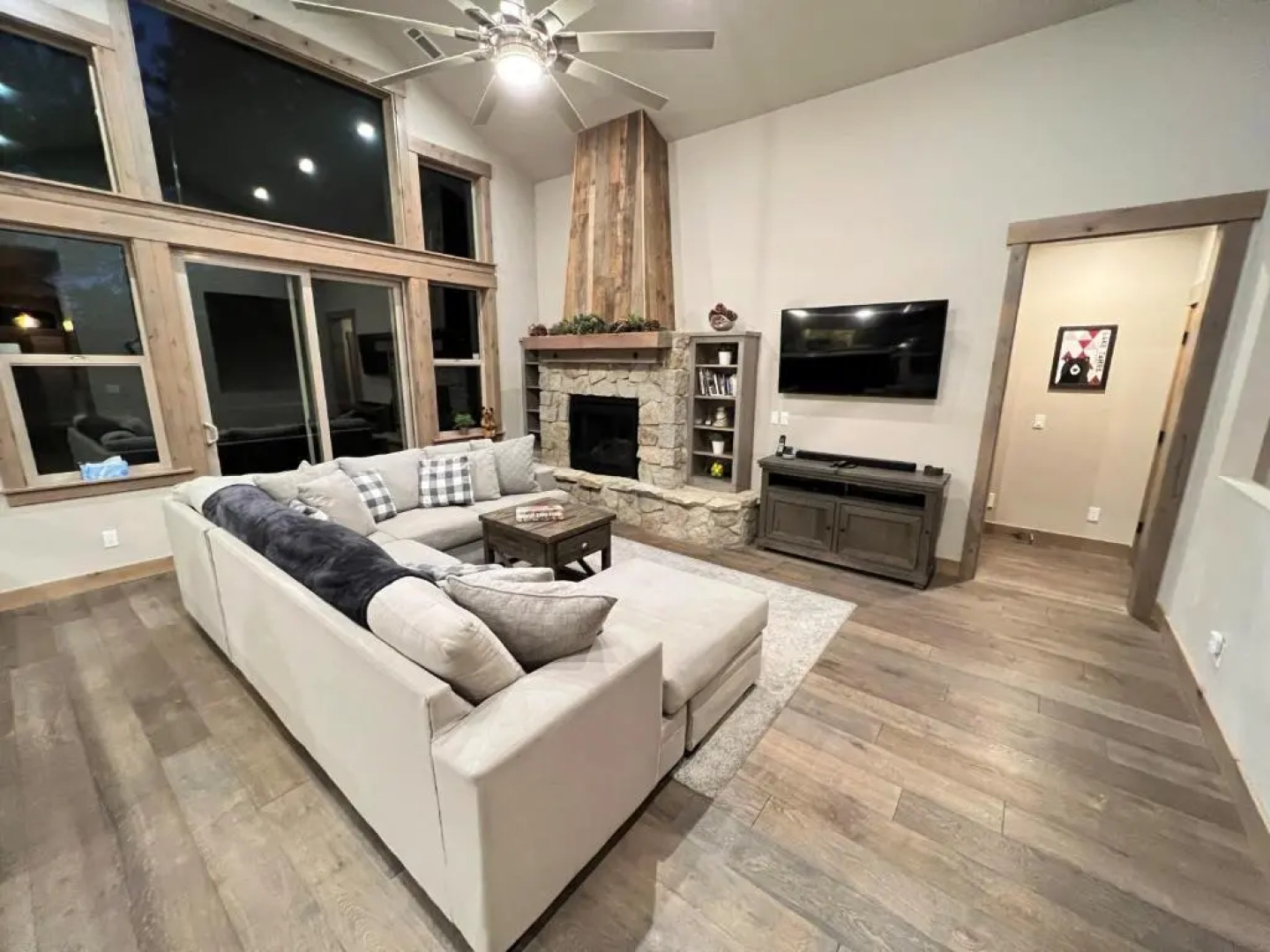 Saint Bernard - INCREDIBLE MOUNTAIN GETAWAY HOT TUB GAME ROOM GAS BBQ L2 EV CONNECTION TAHOE