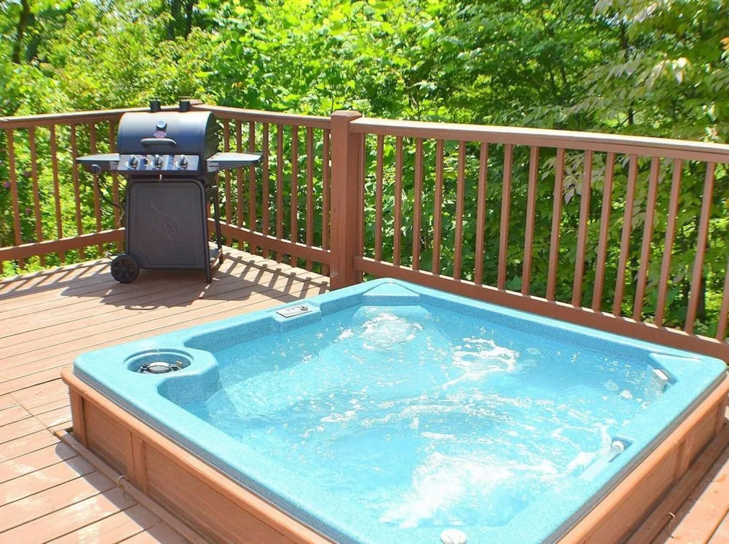 Steele Away 3 Bedroom Cabin by RedAwning