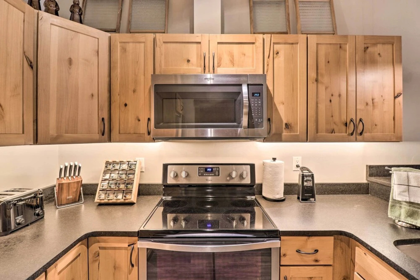 Cozy Columbia Falls Condo w/ Private Balcony!