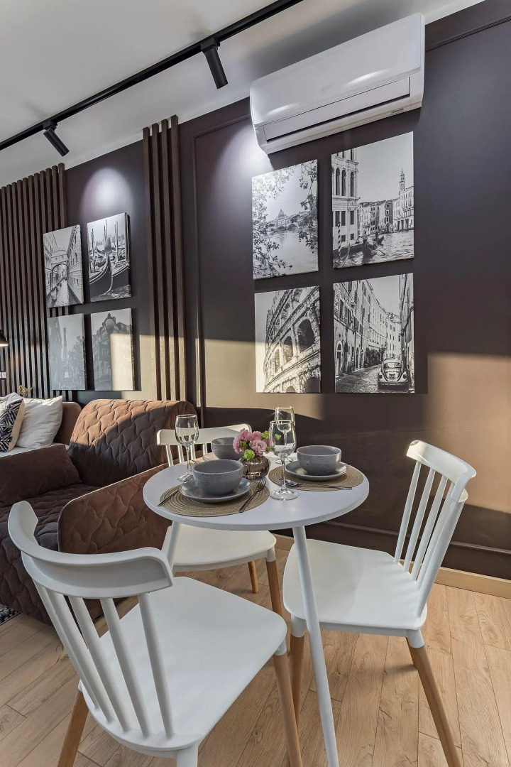 2ROOMS (2РУМС) на улице Максима Горького