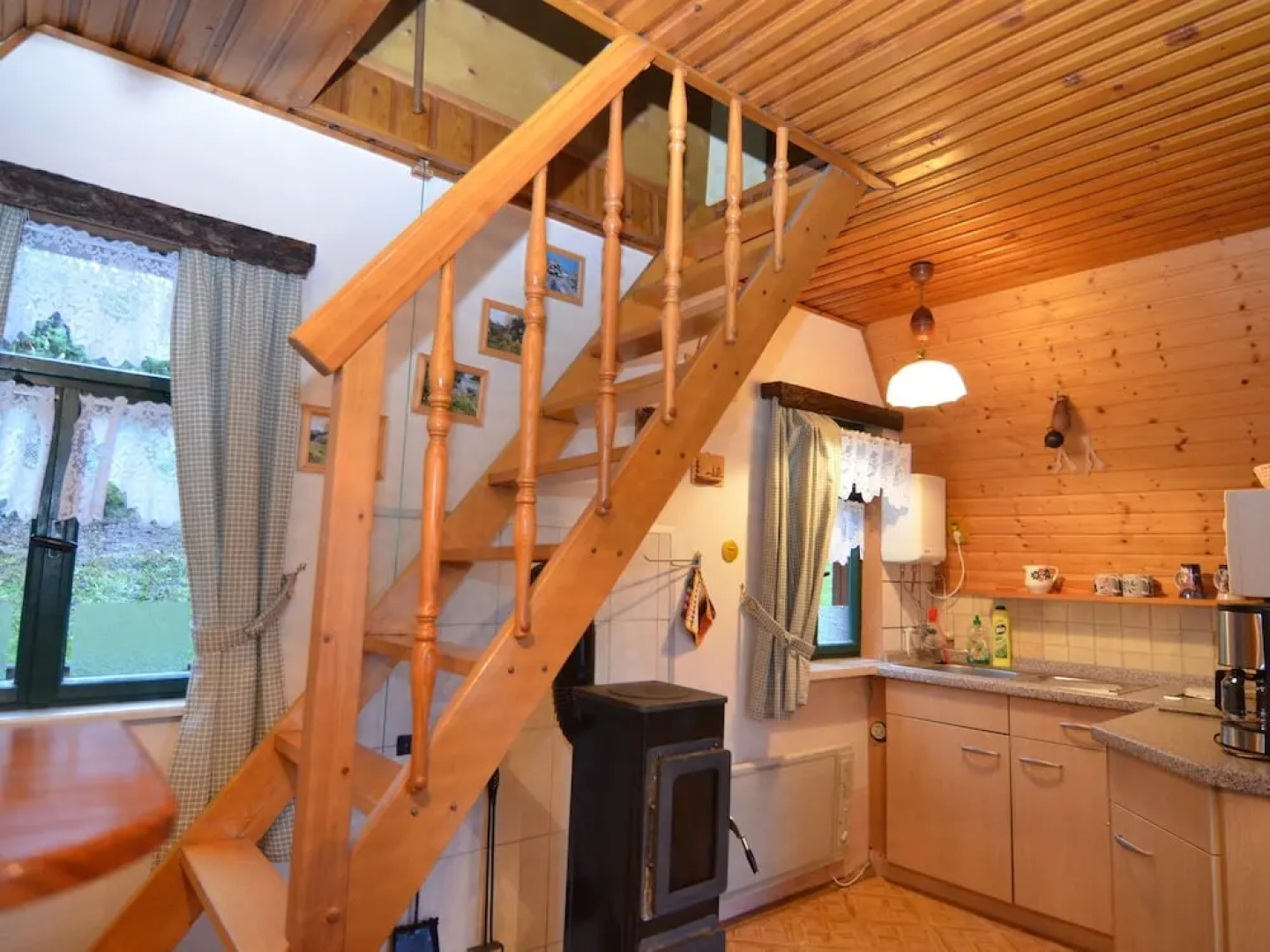 Luxurious Holiday Home With Patio, Terrace, Garden, Barbecue