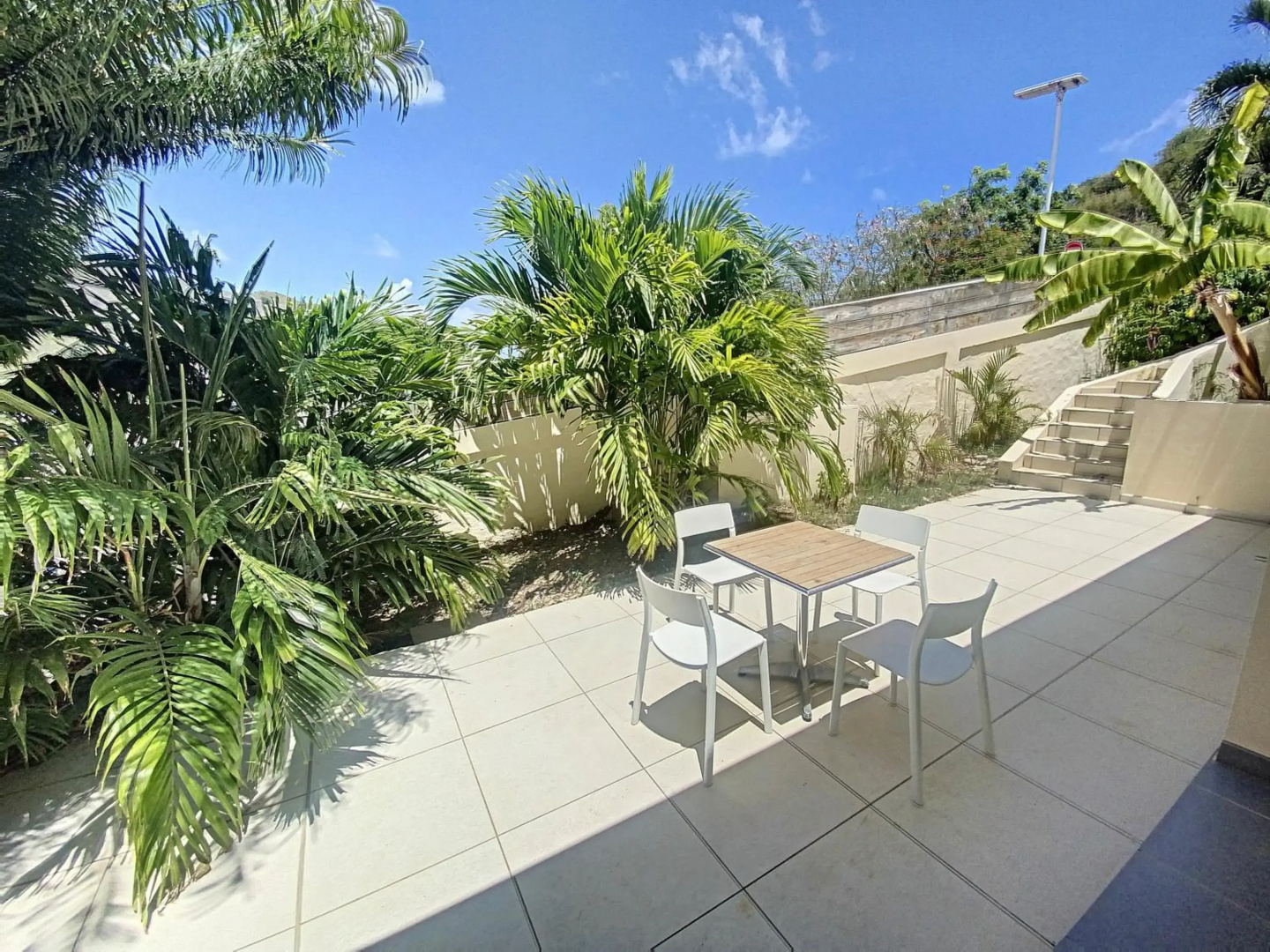Beautiful suite S14, pool, next to Pinel Island