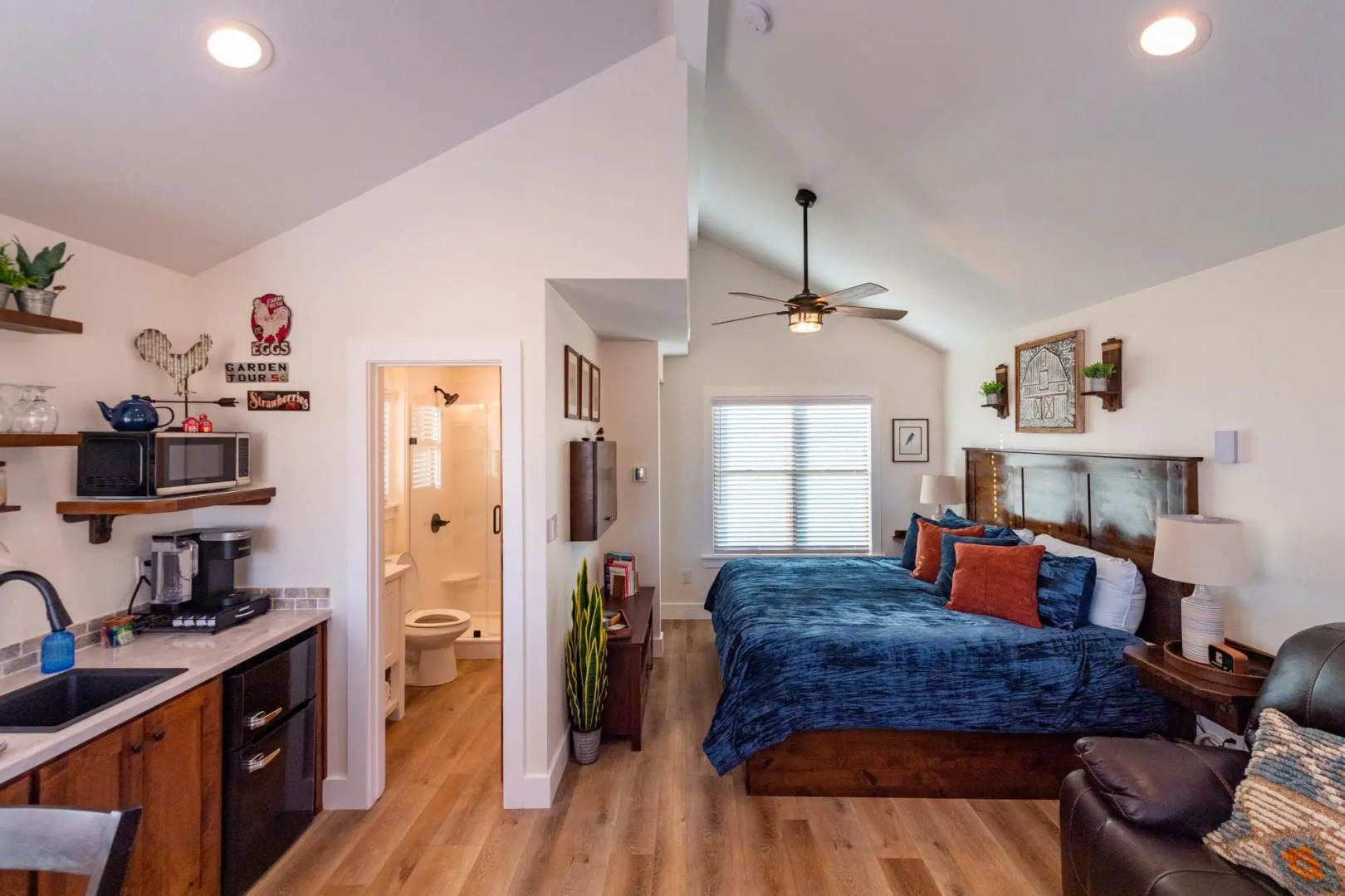 The Barn Swallow Cabin 15MIN to Magnolia & Baylor