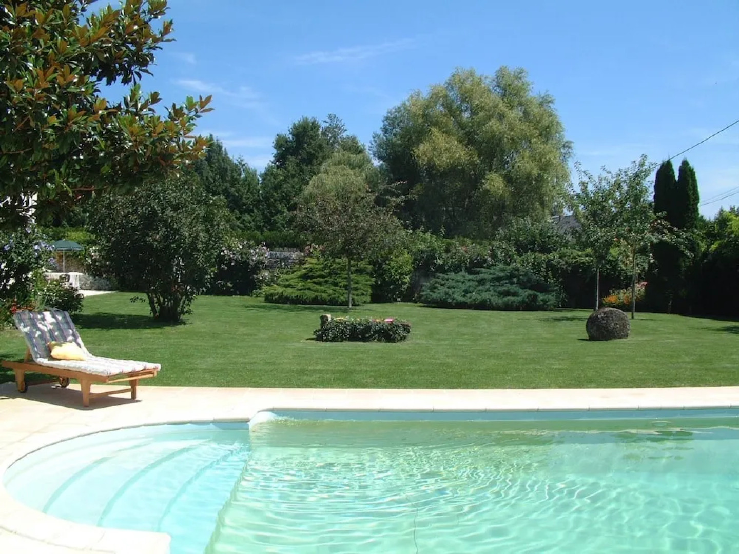 Le Clos de La Chapelle - Gîte Les Glycines