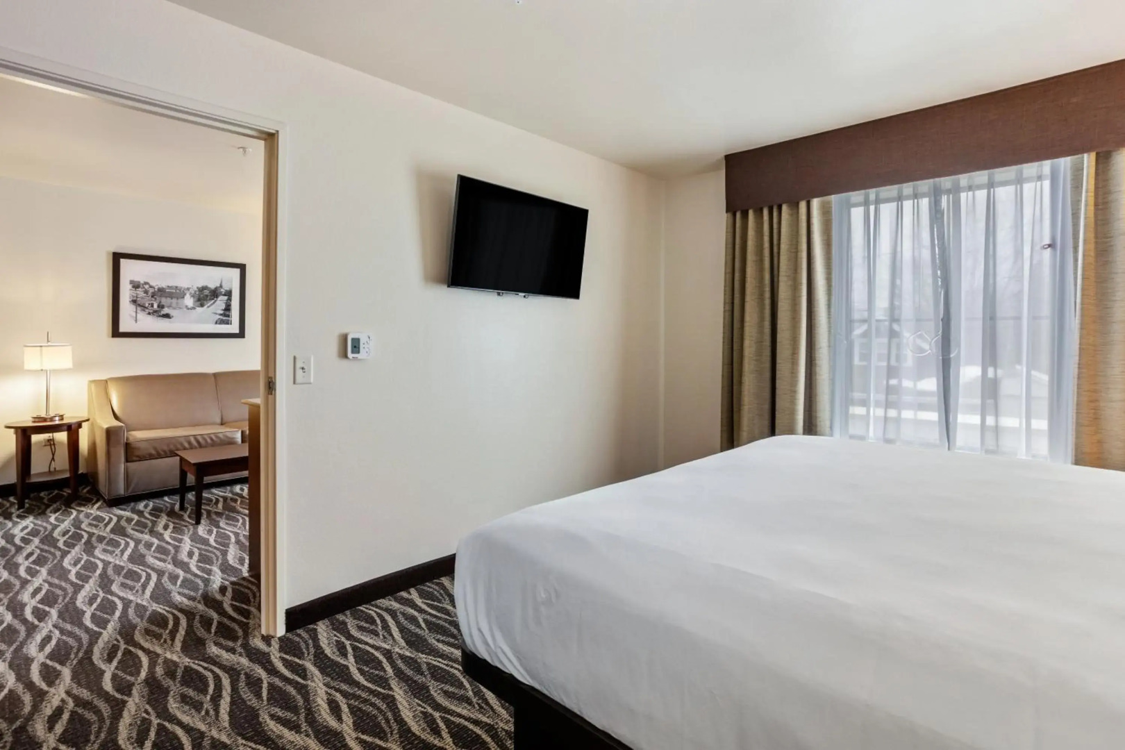 Cobblestone Hotel & Suites-Little Chute