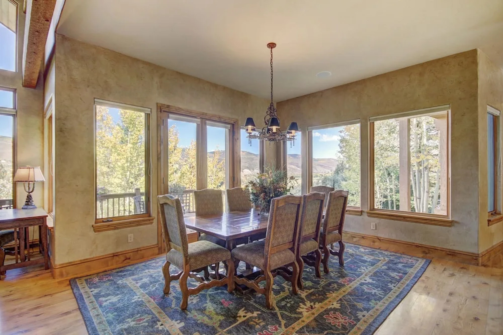 Luxury With Mountain Views, Private Hot Tub Arrowhead 6 Bedroom Townhouse