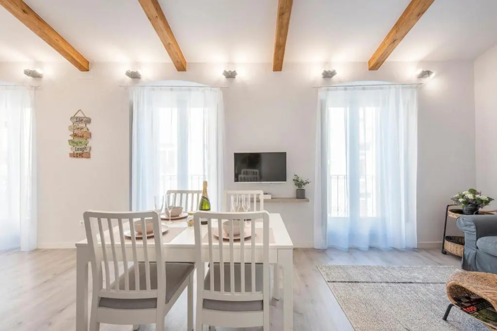 Lovely and bright apartment in the heart of Banyoles