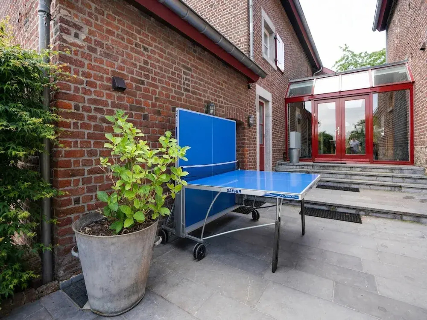 Voeren Mansion With Garden