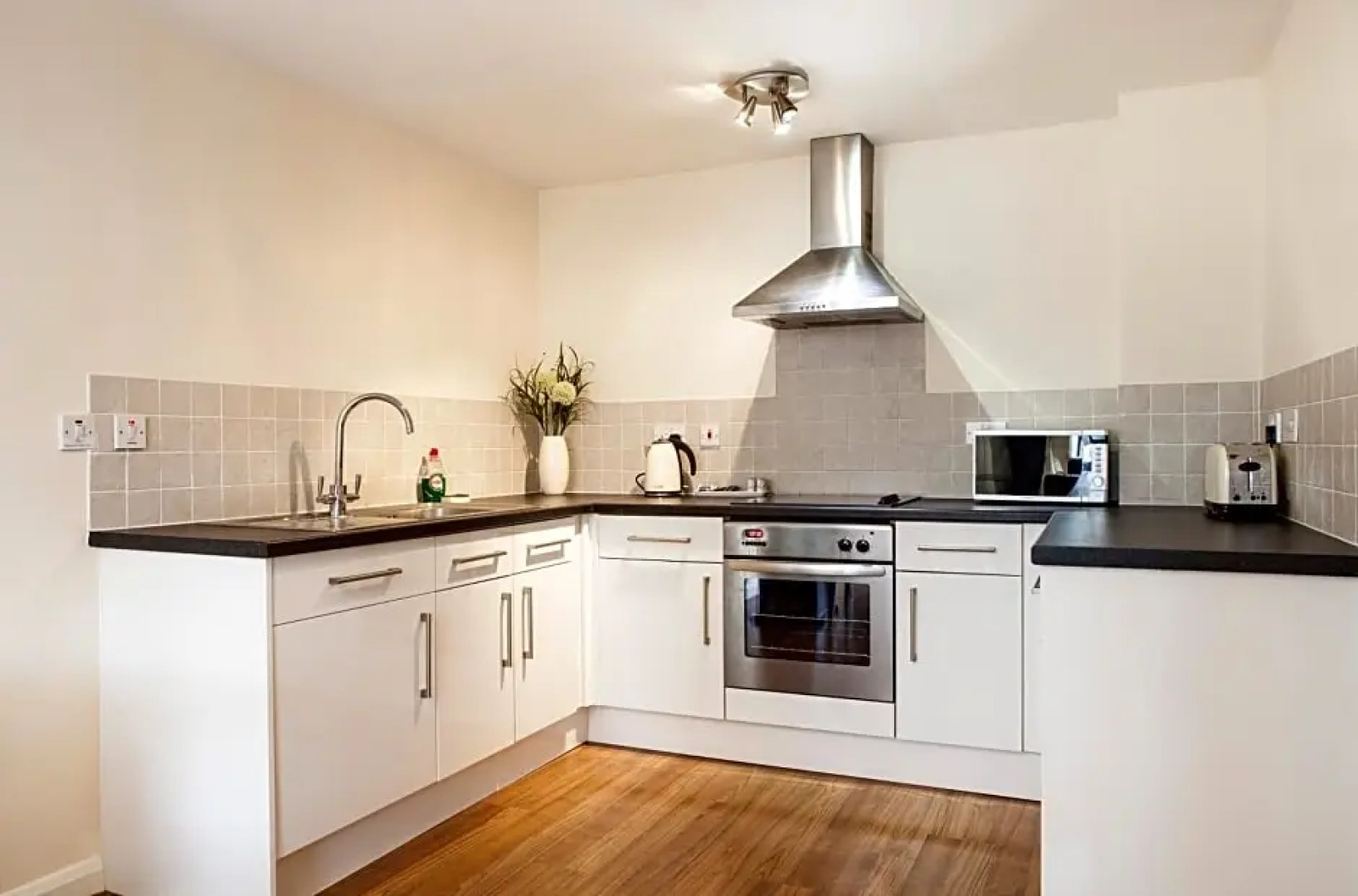 Cheltenham Plaza - Bliss Apartments