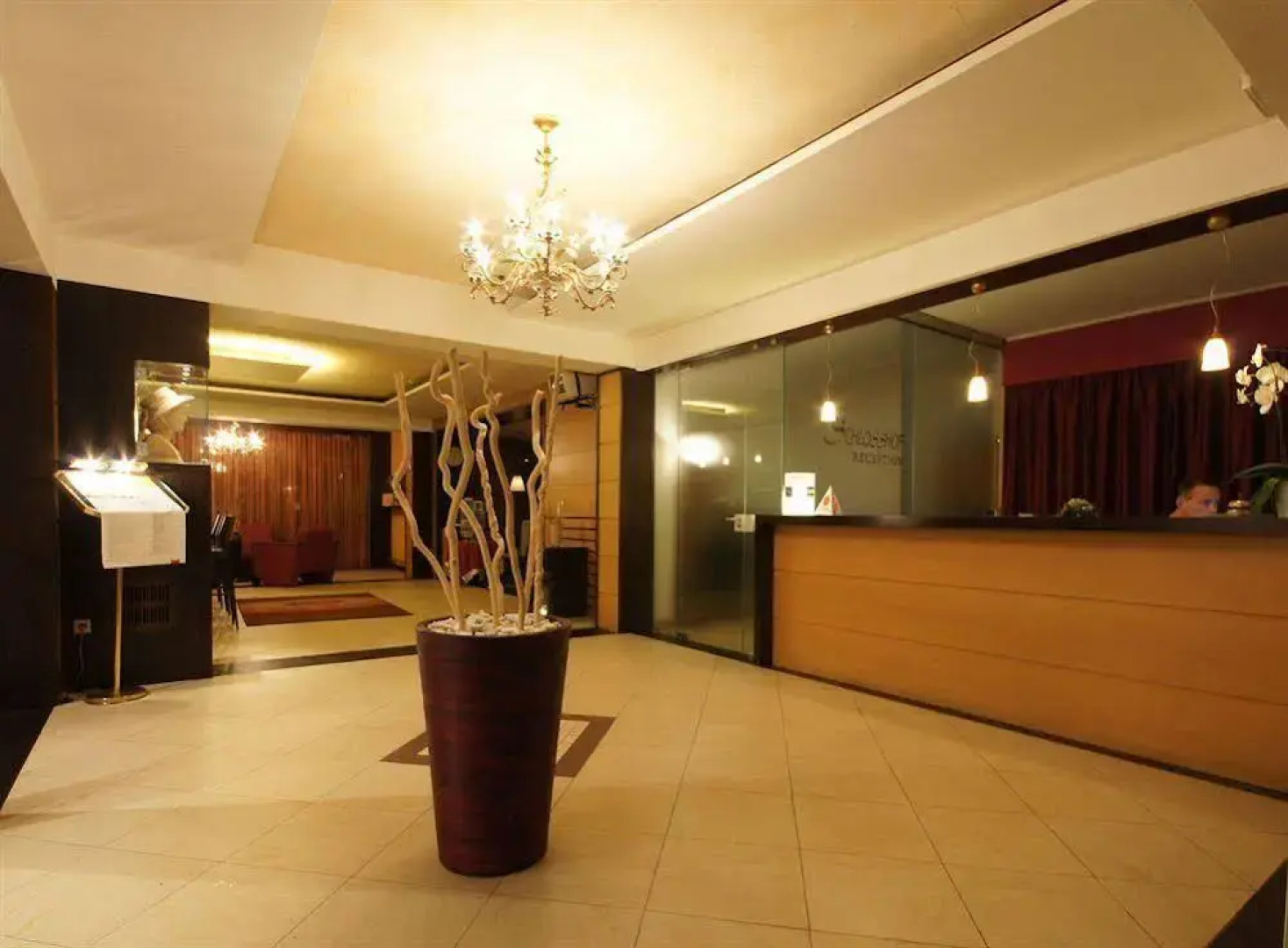 Schlosshof Charme Resort – Hotel & Camping