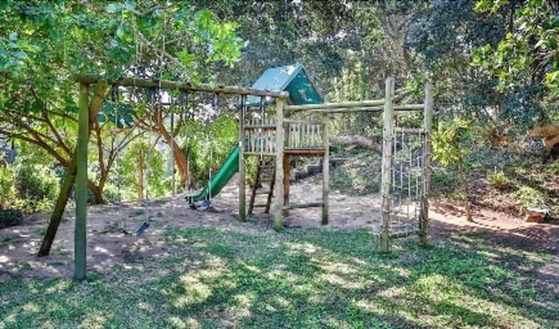 Cecelia's Holiday Manor