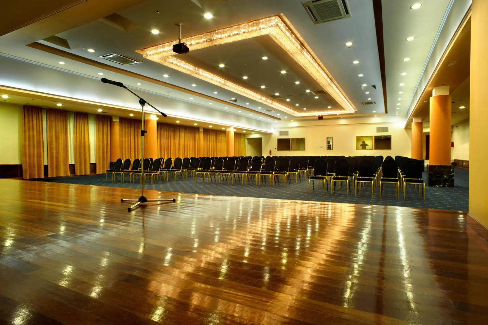 Neptune Luxury Resort