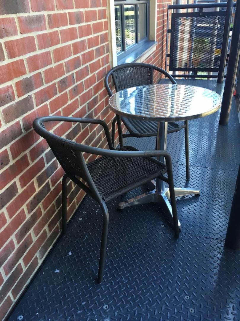 Blue sky at Wallis square