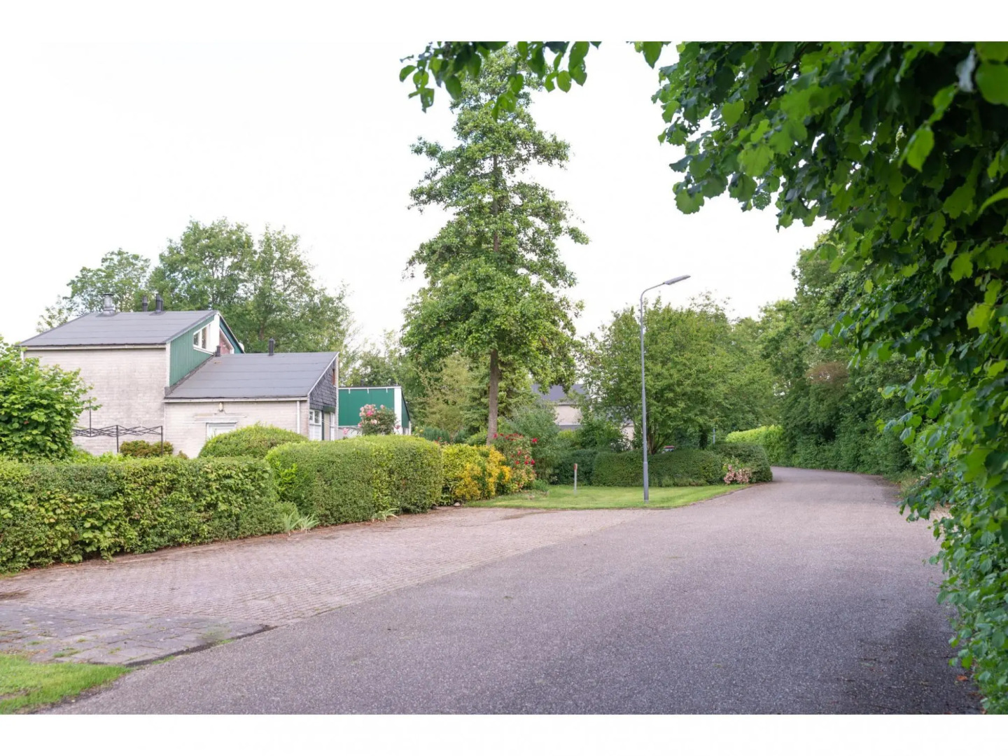 Nice Holiday Home in Quiet Park near Veerse Meer