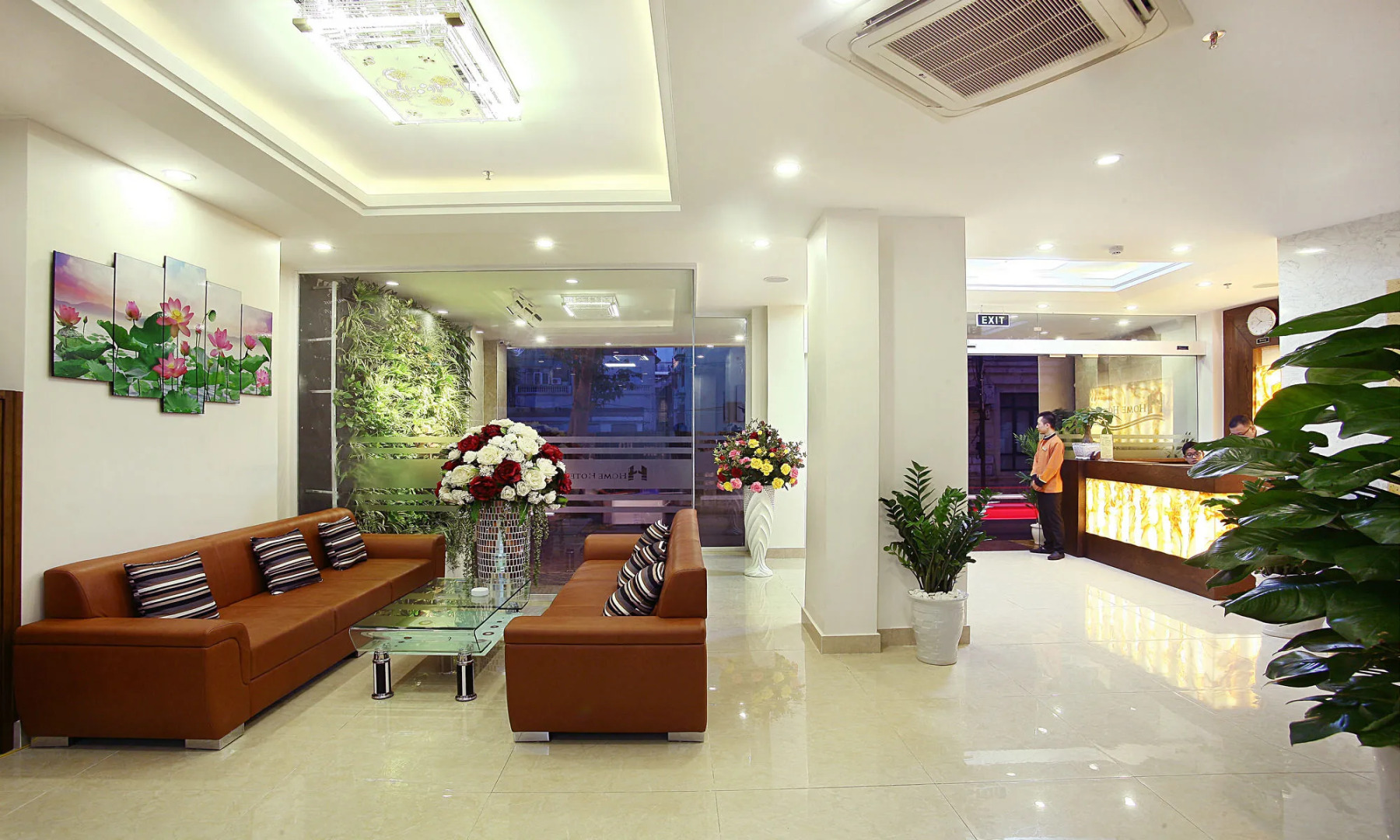 West Lake Home Hotel & Spa
