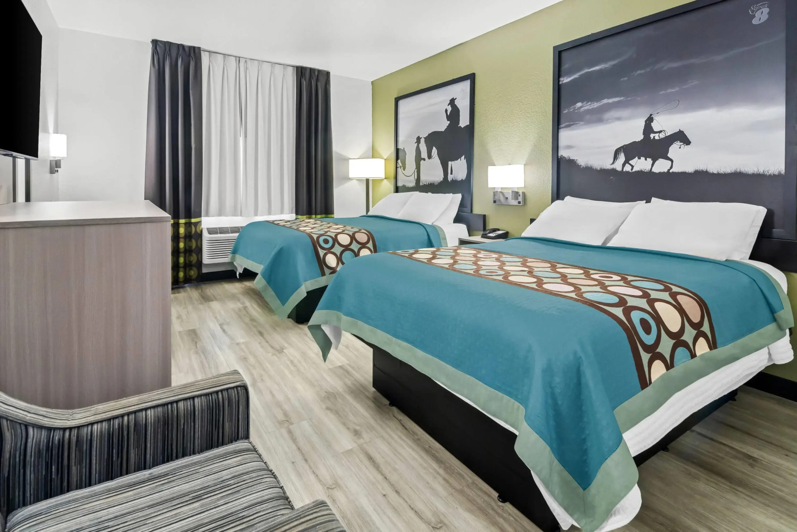 Super 8 by Wyndham Weatherford