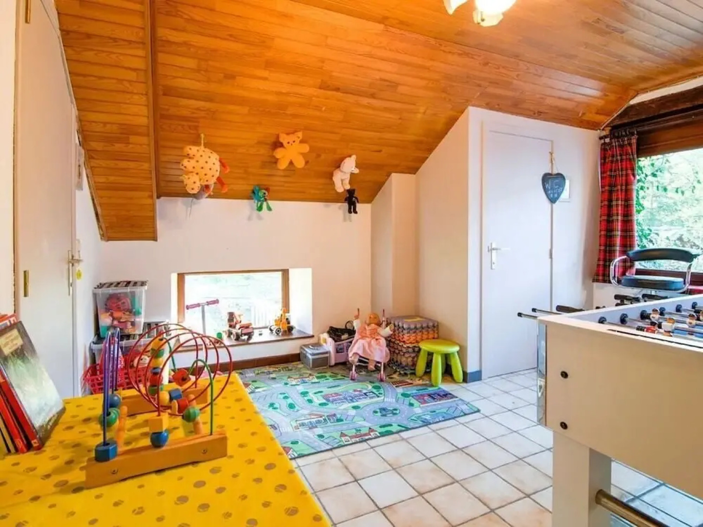 A Charming And Comfortable Renovated House with Garden And a Large Terrace