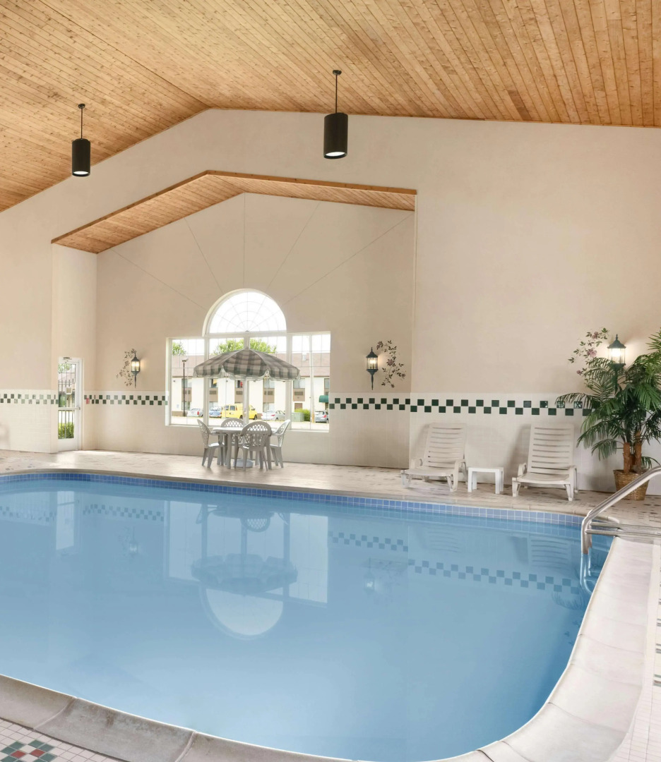 Country Inn & Suites by Radisson, Sycamore, IL