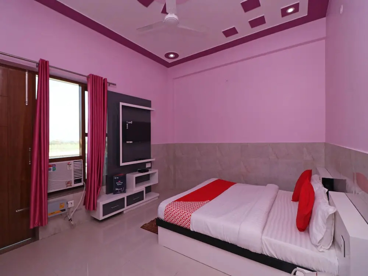 OYO 12065 Hotel Raj Palace