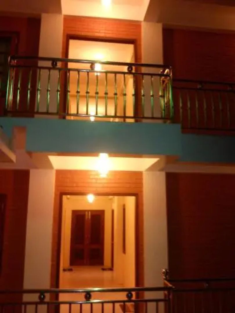 New Large Golden Pot