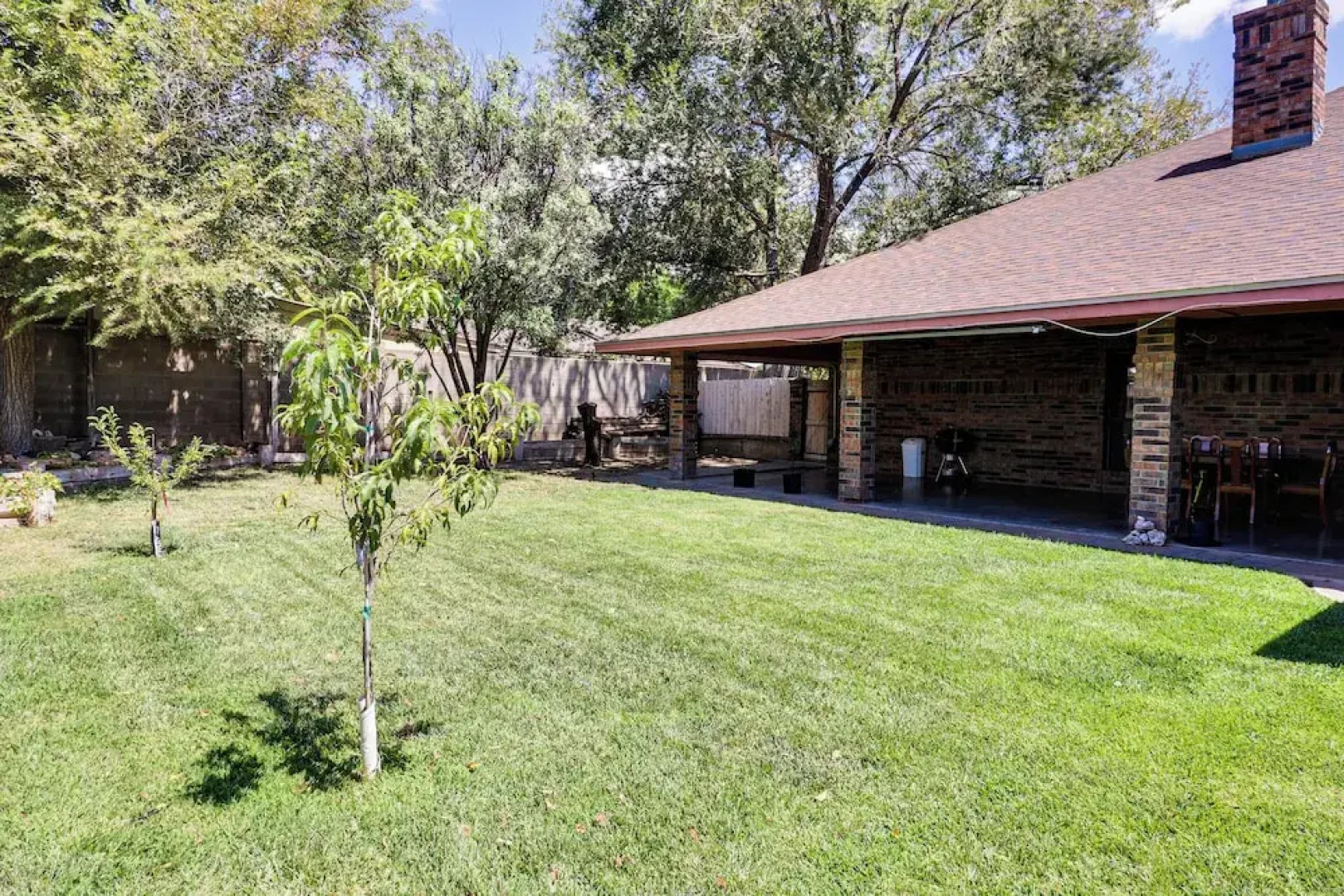 3 Mi to Downtown Roswell: Home w/ Patio + Yard