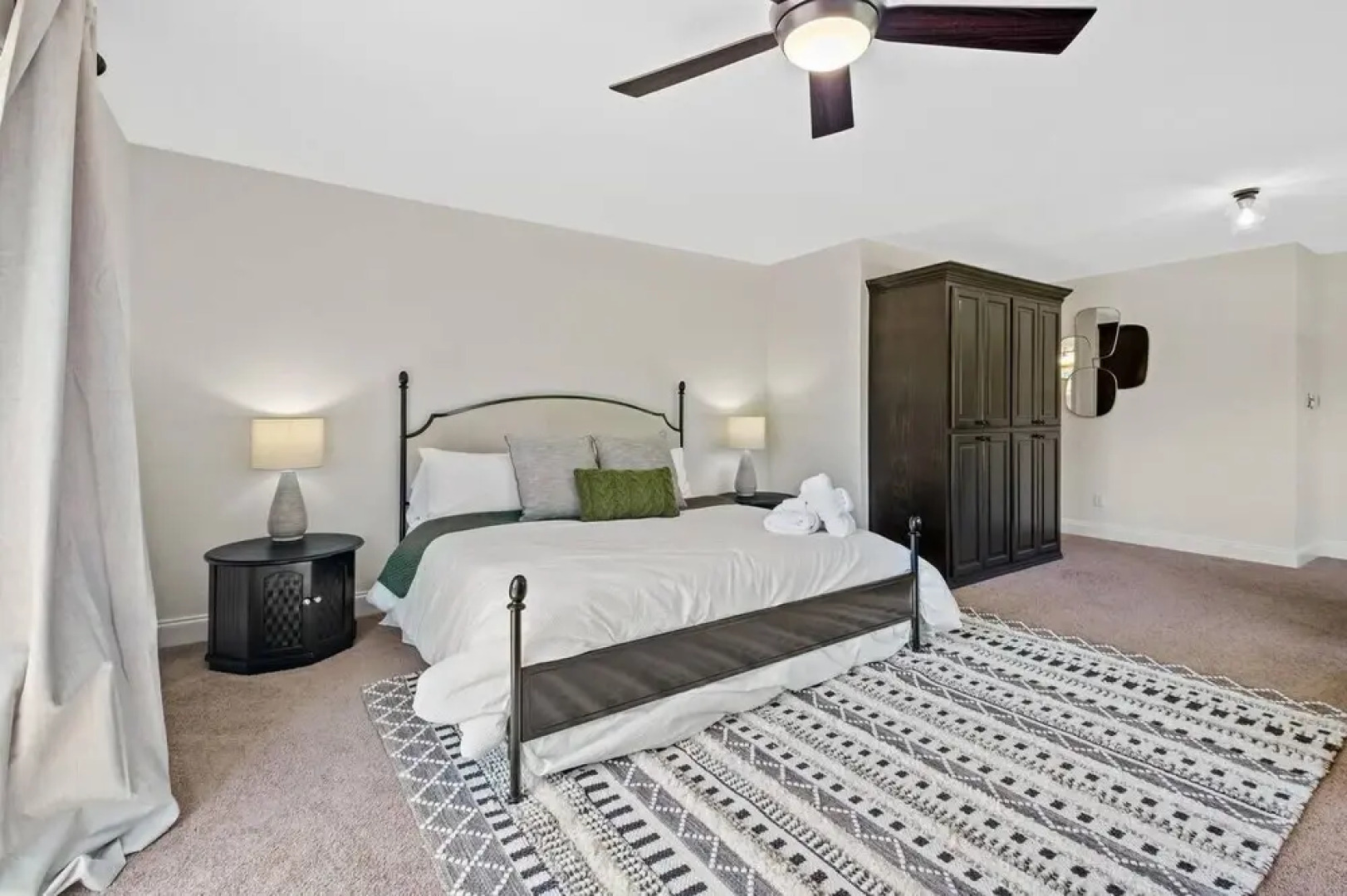 Tunnel Vision Trail Home -8 Min From Lake Windsor! 4 Bedroom Home by Redawning