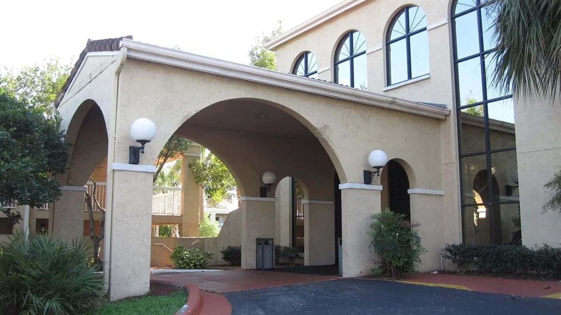 Clarion Inn & Conference Center