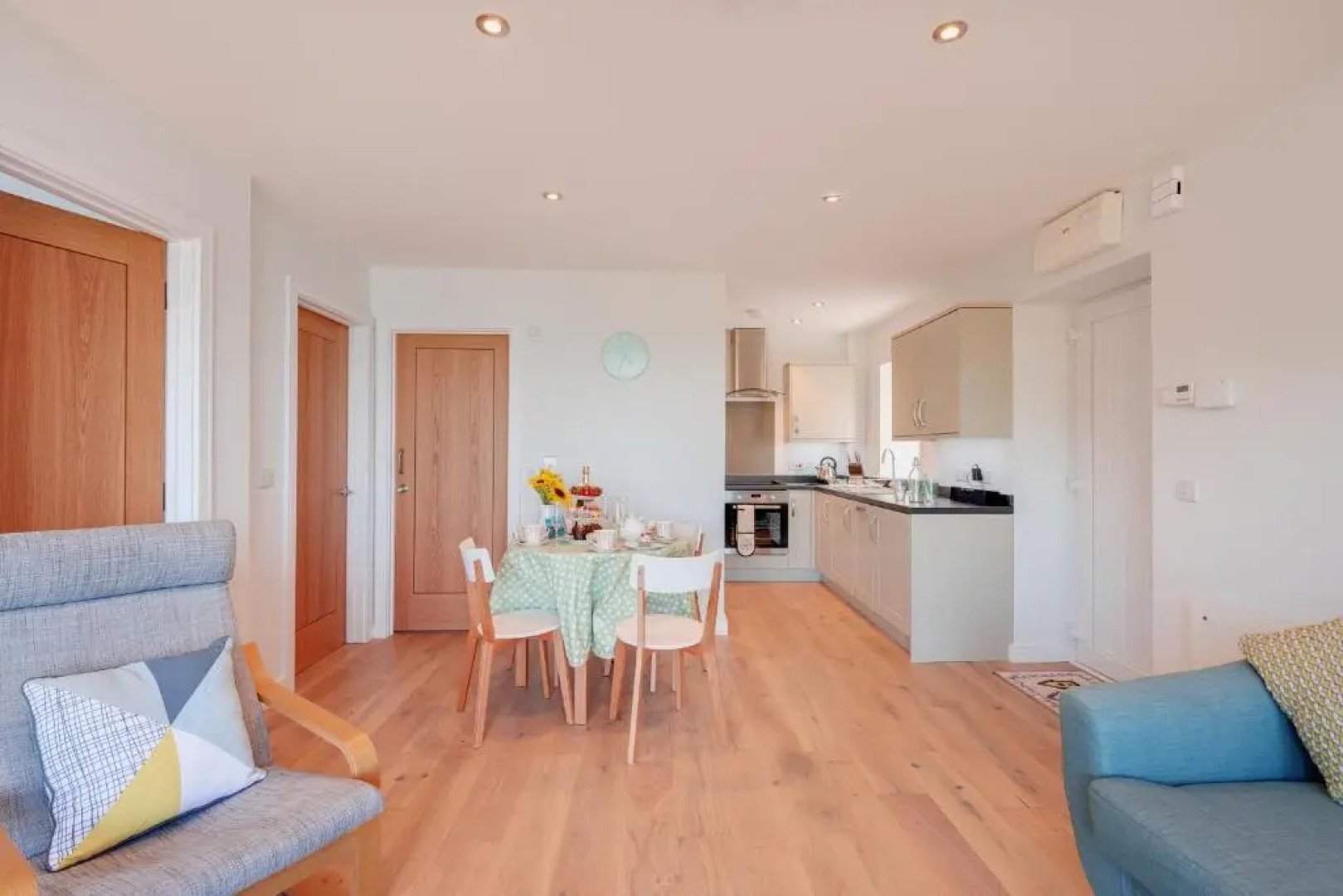 Avocet 2 at The Cove - Stunning Sea Views, Heated Pool and Parking